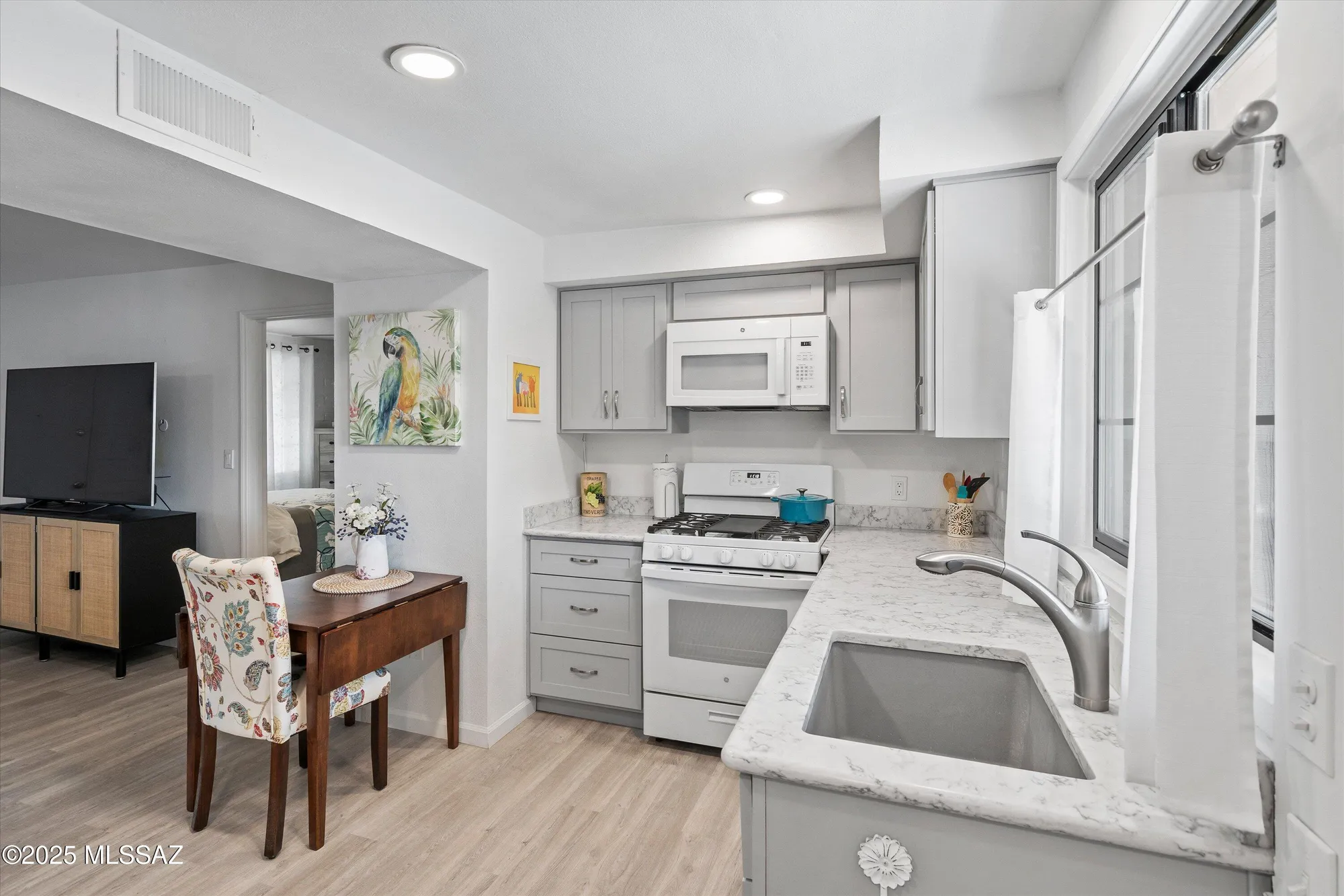 Property Slideshow image 11 of 28 | 457 s paseo quinta b, Green Valley, AZ, 85614