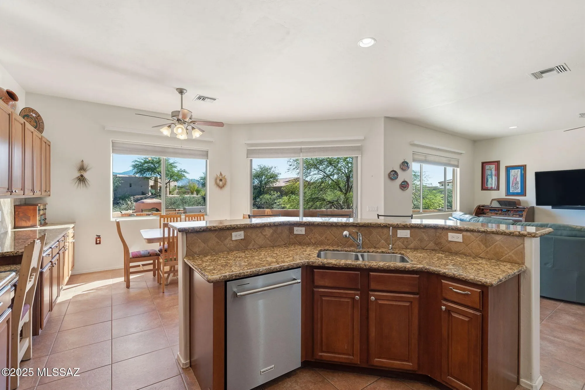 Property Slideshow image 12 of 33 | 1367 s madera reserve dr, Green Valley, AZ, 85614