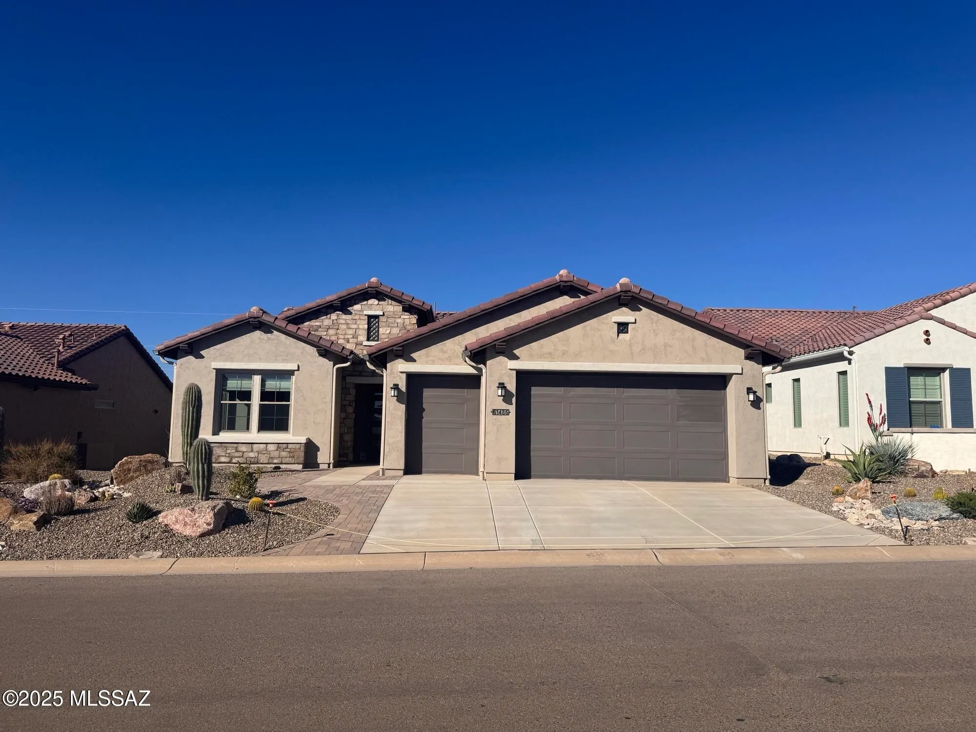 Property Slideshow image 1 of 18 | 61486 e travertine st, Oracle, AZ, 85623