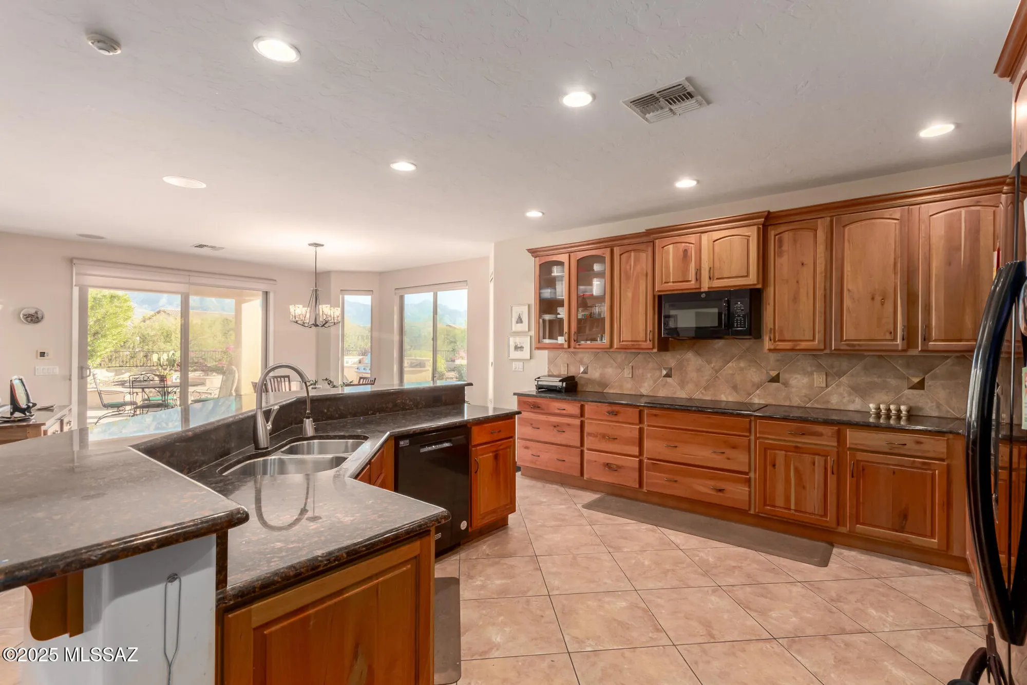 Property Slideshow image 18 of 35 | 39913 s clubhouse dr, Saddlebrooke, AZ, 85739