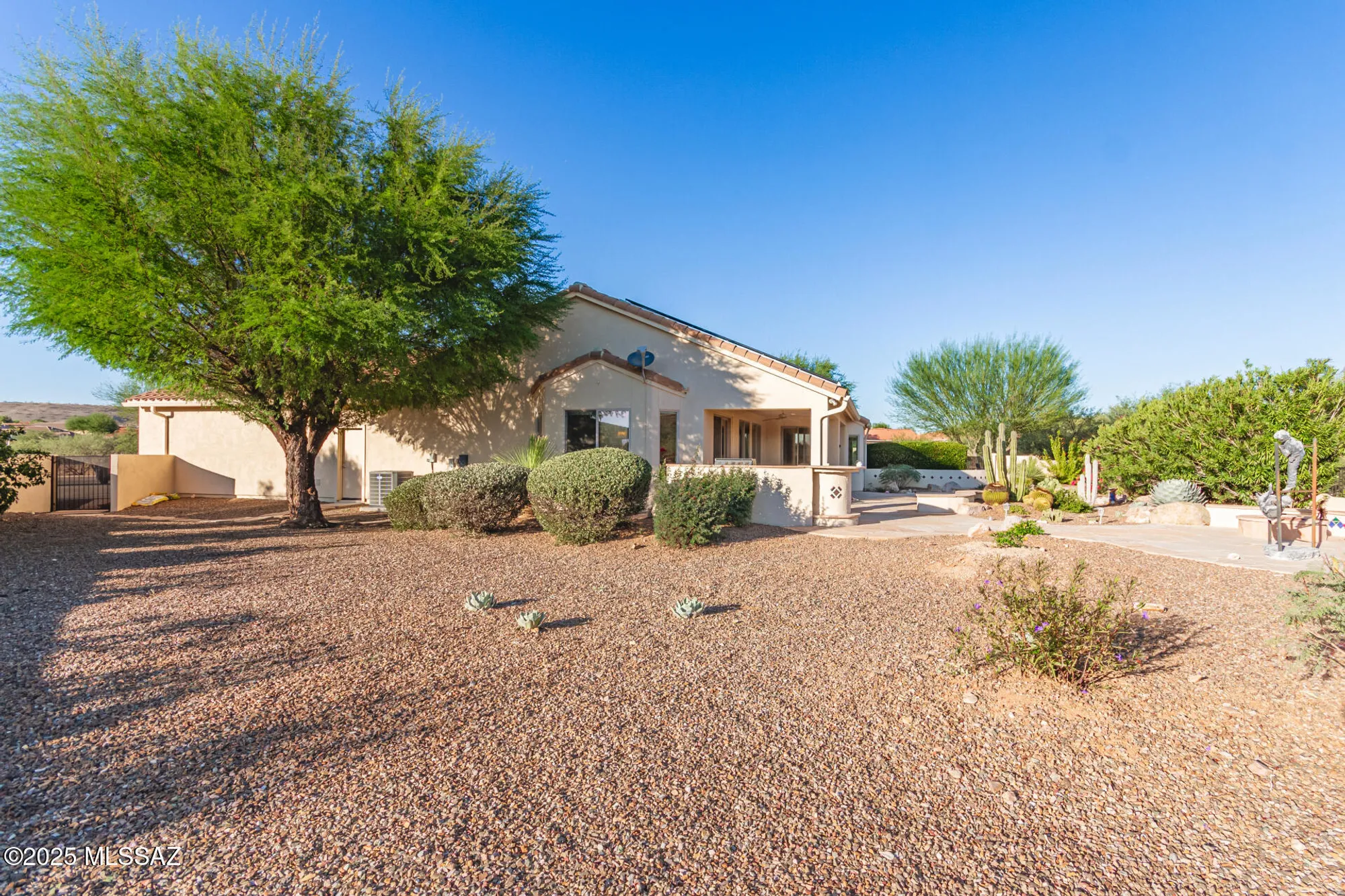 Property Slideshow image 9 of 35 | 39913 s clubhouse dr, Saddlebrooke, AZ, 85739