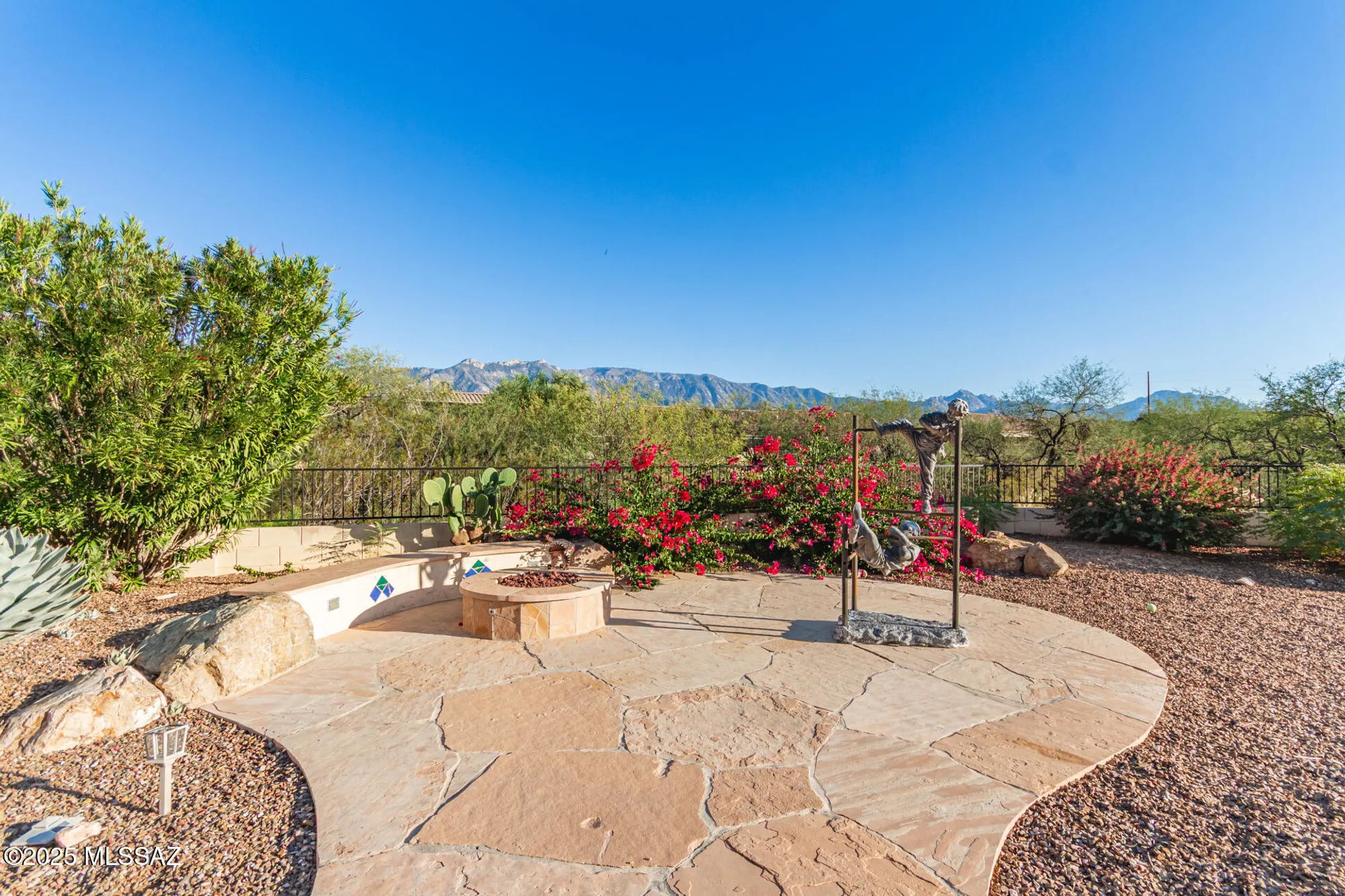 Property Slideshow image 4 of 35 | 39913 s clubhouse dr, Saddlebrooke, AZ, 85739