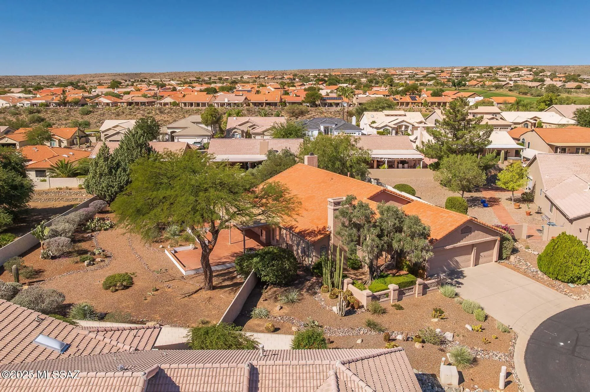 Property Slideshow image 2 of 29 | 65765 e solarwind ct, Saddlebrooke, AZ, 85739