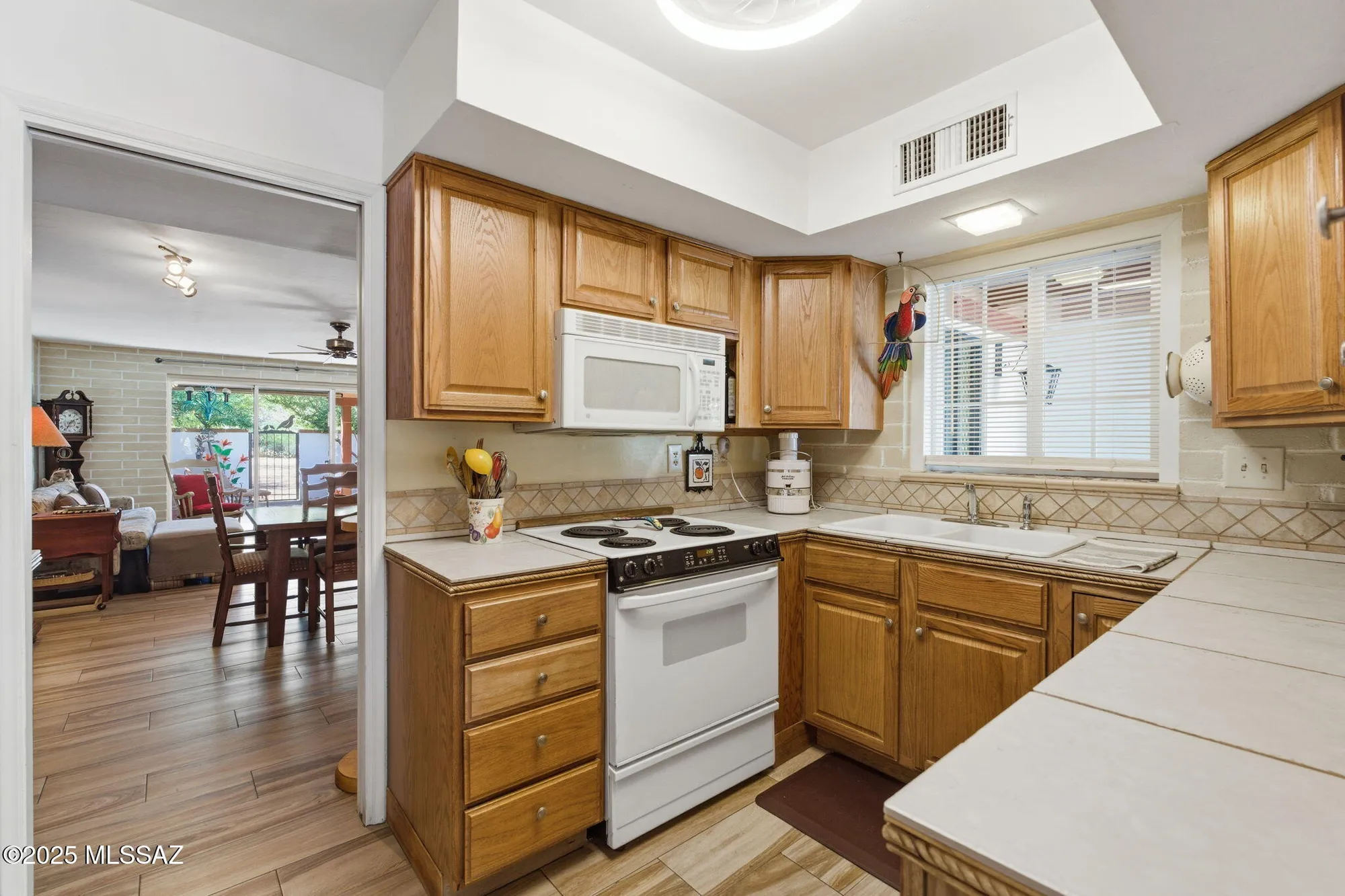 Property Slideshow image 6 of 30 | 186 s paseo seco, Green Valley, AZ, 85614