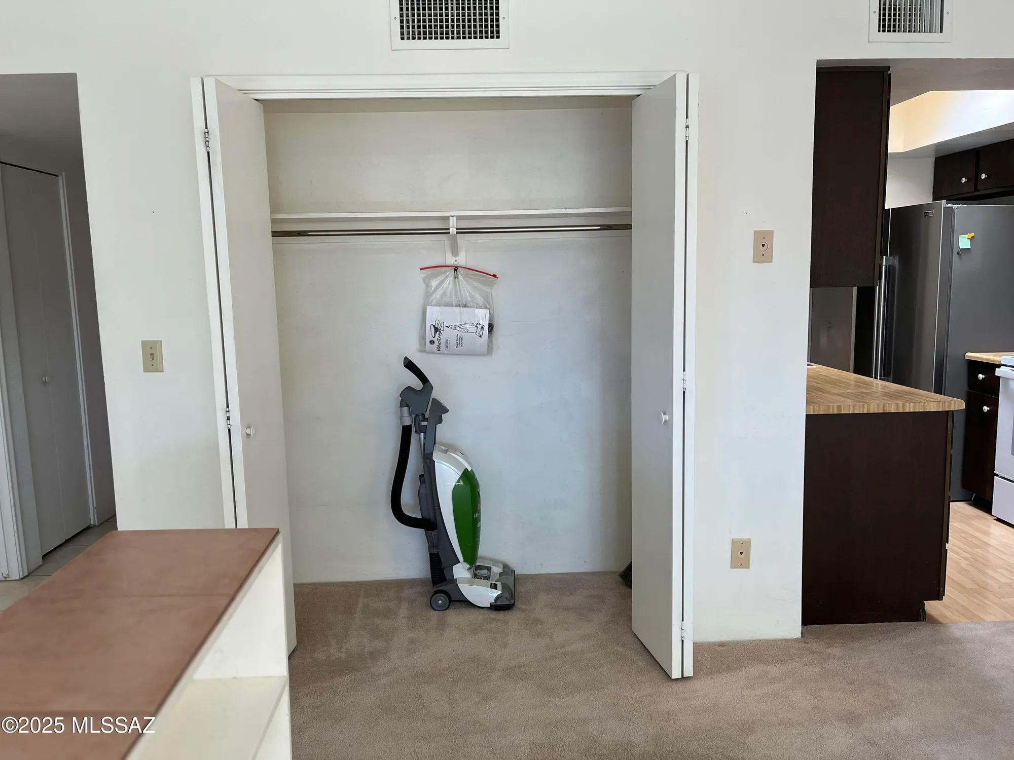 Property Slideshow image 8 of 29 | 307 n calle del diablo, Green Valley, AZ, 85614