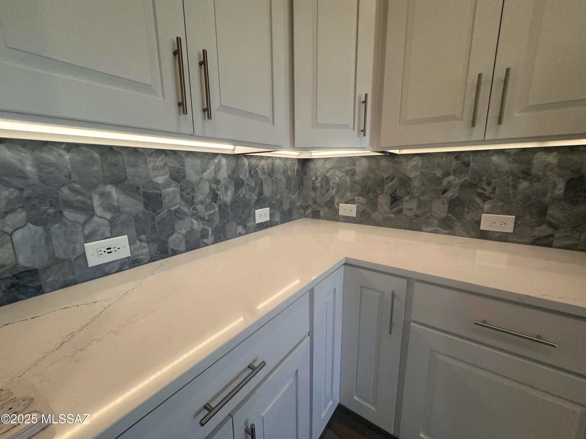 Property Slideshow image 6 of 18 | 61486 e travertine st, Oracle, AZ, 85623