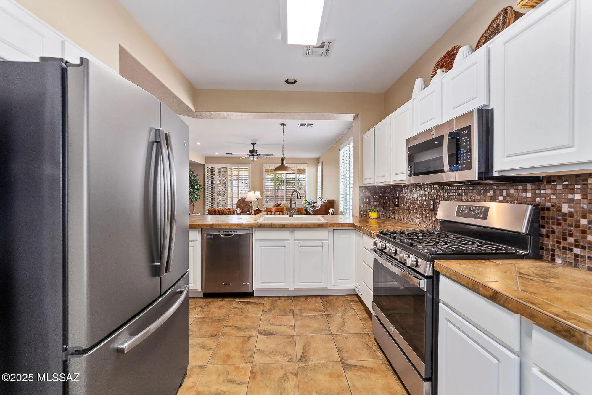 Property Slideshow image 9 of 27 | 7540 w mystic sky ln, Tucson, AZ, 85743