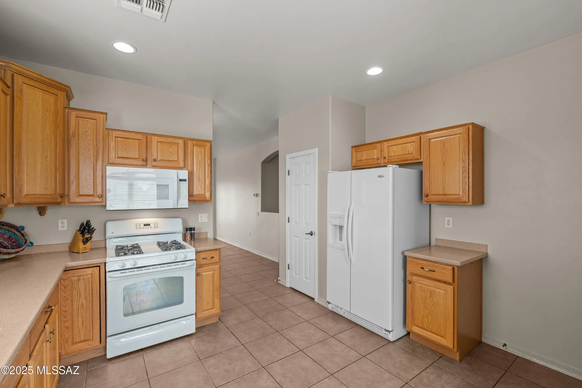 Property Slideshow image 6 of 48 | 596 w calle media luz, Sahuarita, AZ, 85629