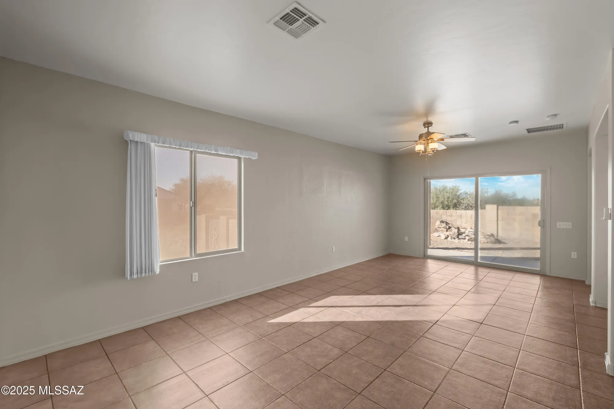 Property Slideshow image 11 of 48 | 596 w calle media luz, Sahuarita, AZ, 85629
