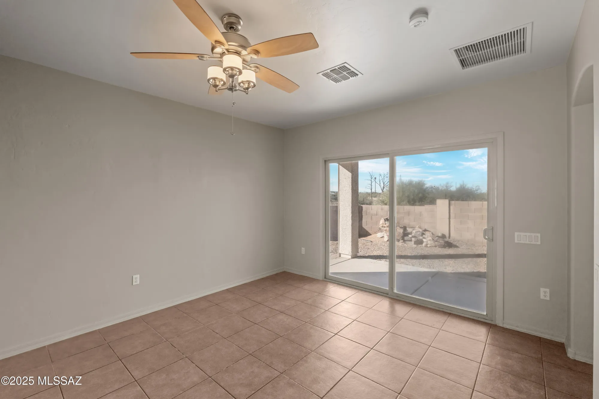 Property Slideshow image 13 of 48 | 596 w calle media luz, Sahuarita, AZ, 85629