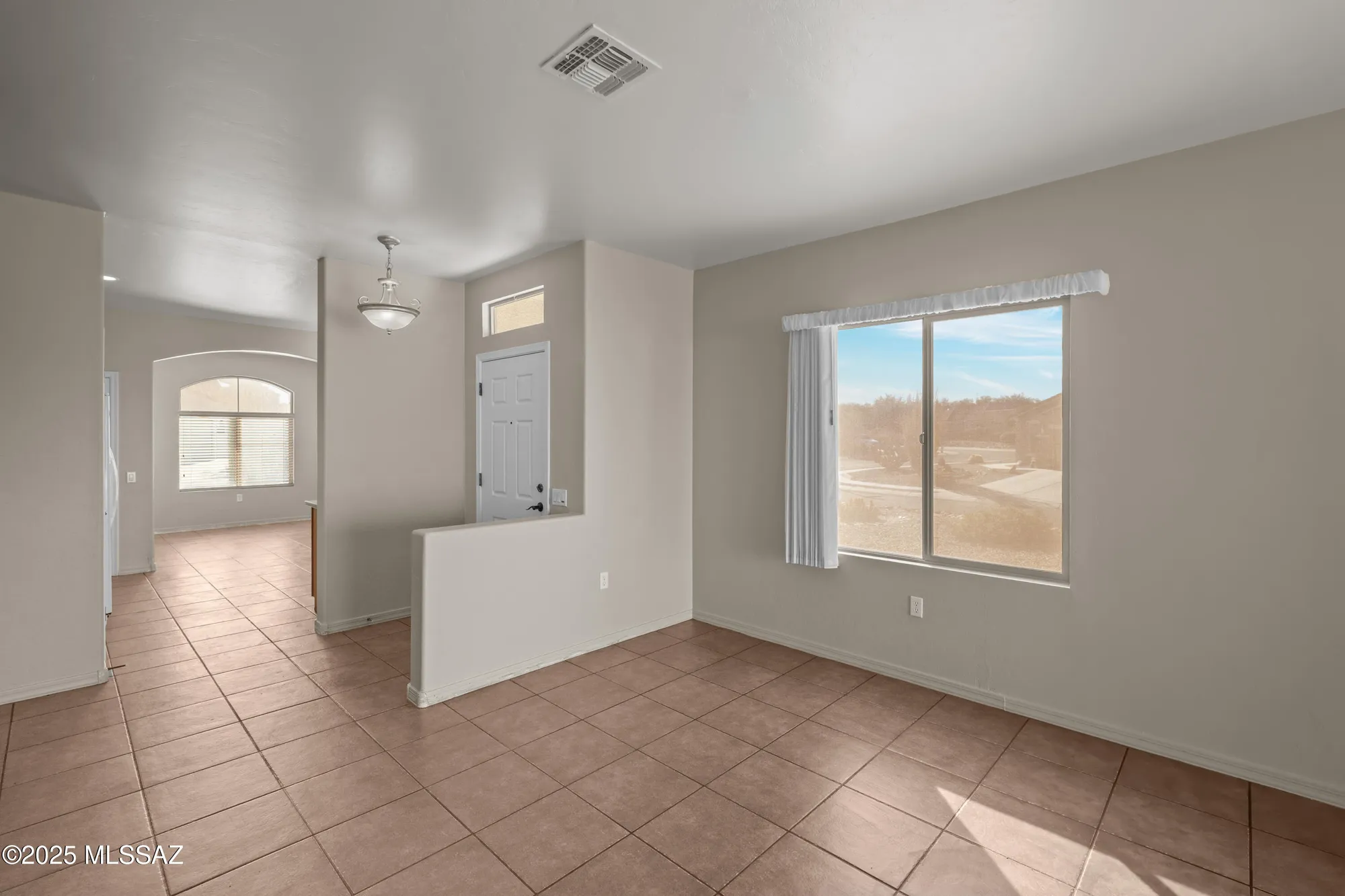 Property Slideshow image 9 of 48 | 596 w calle media luz, Sahuarita, AZ, 85629
