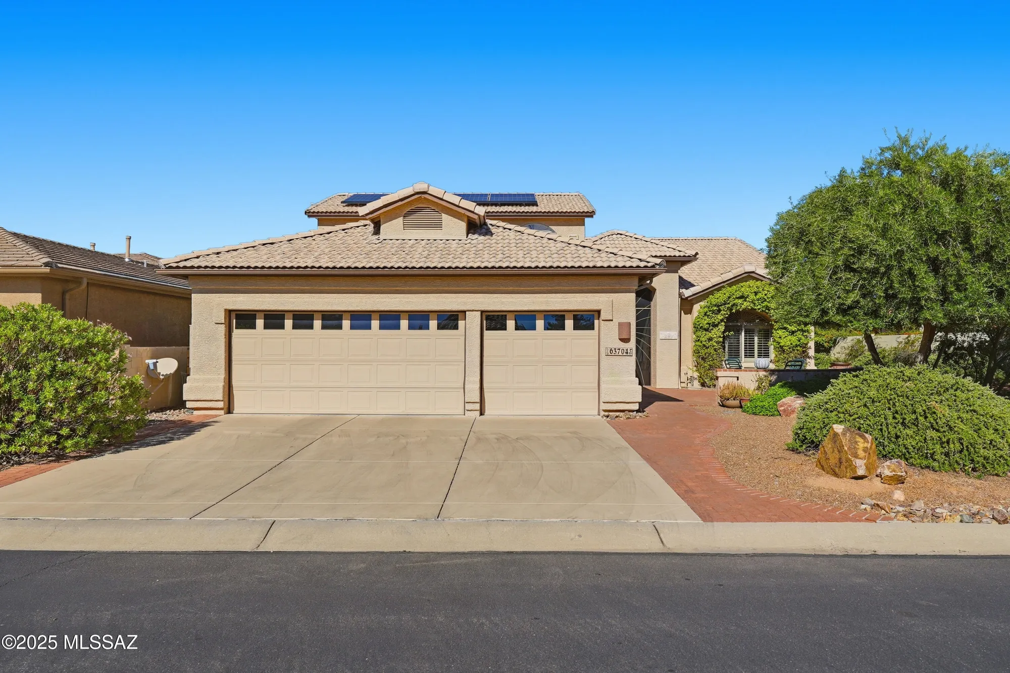 Property Slideshow image 1 of 40 | 63704 e desert highland dr, Saddlebrooke, AZ, 85739