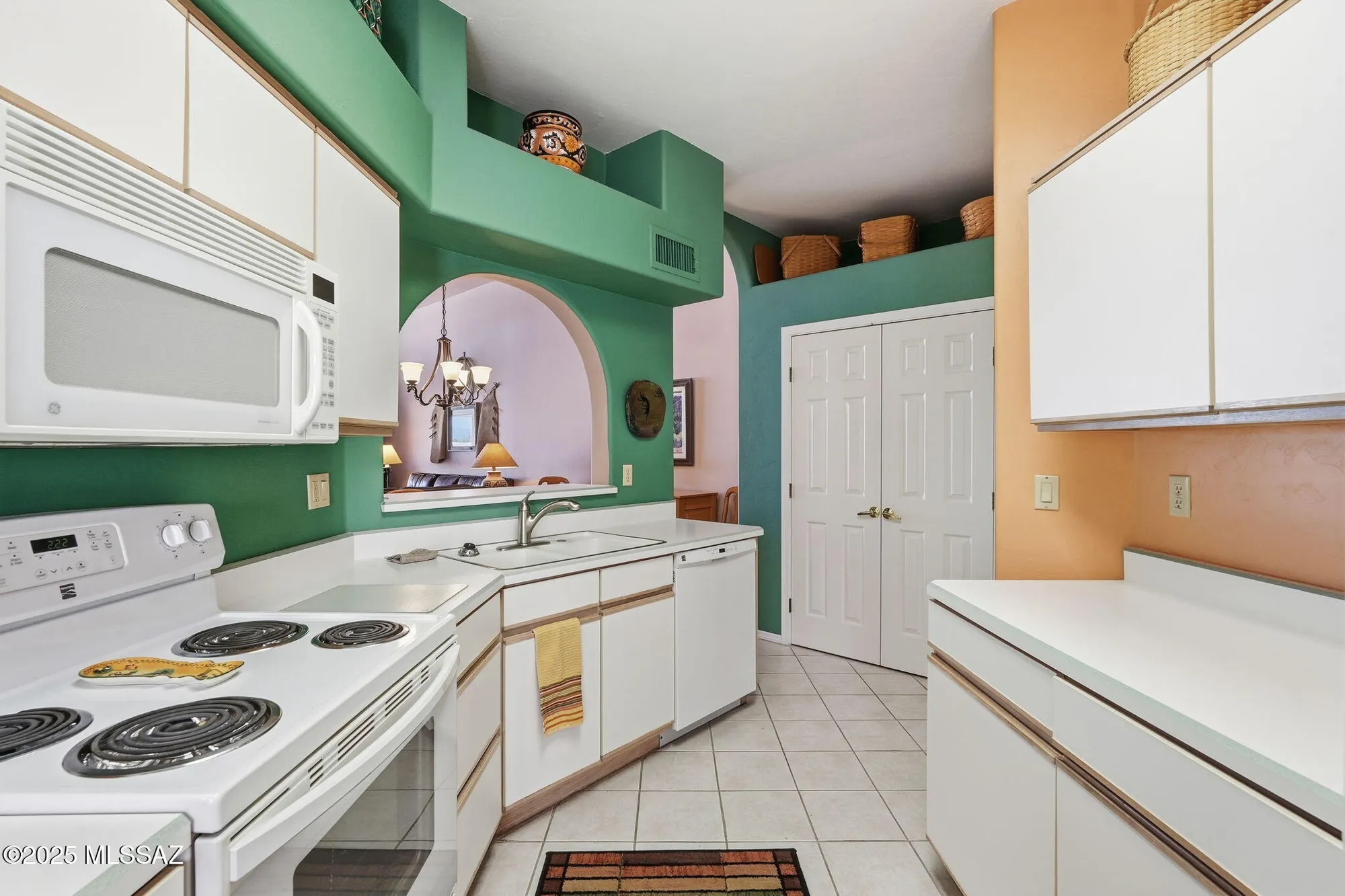 Property Slideshow image 16 of 39 | 563 w via rosaldo, Green Valley, AZ, 85614