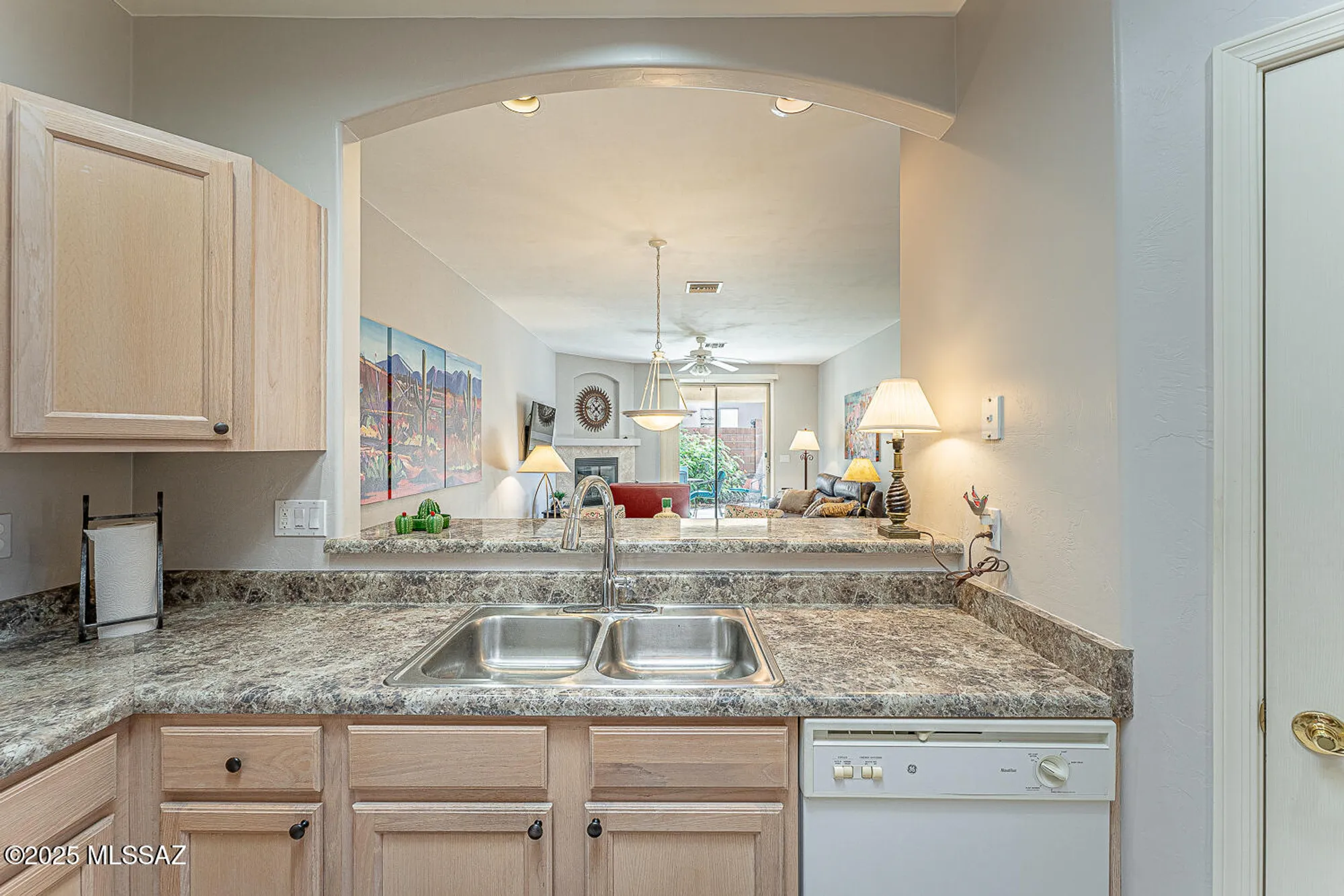 Property Slideshow image 7 of 37 | 449 w elkhorn ct, Green Valley, AZ, 85614