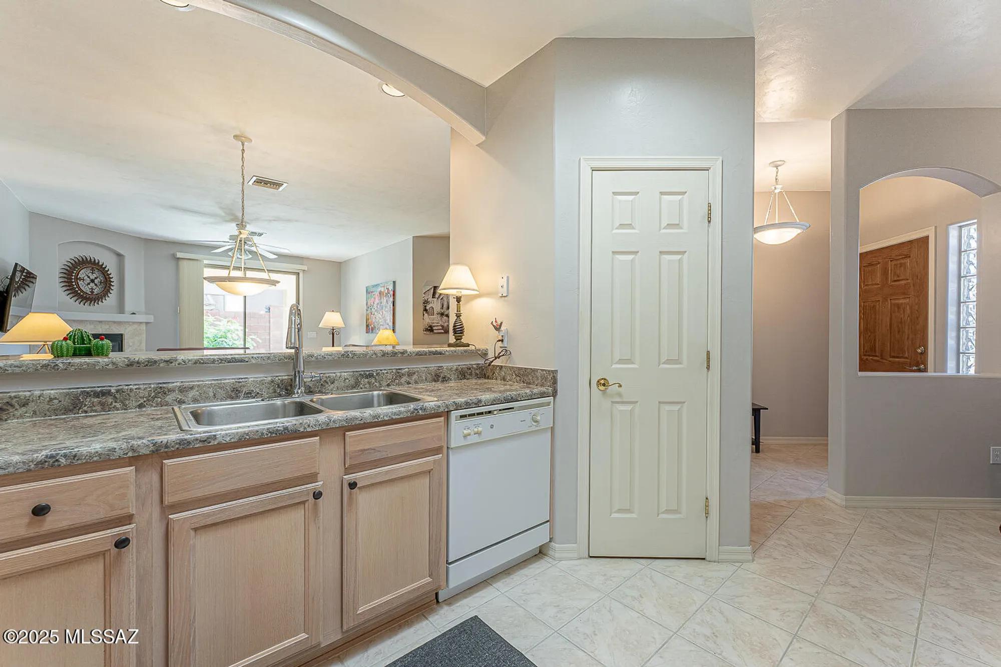 Property Slideshow image 9 of 37 | 449 w elkhorn ct, Green Valley, AZ, 85614