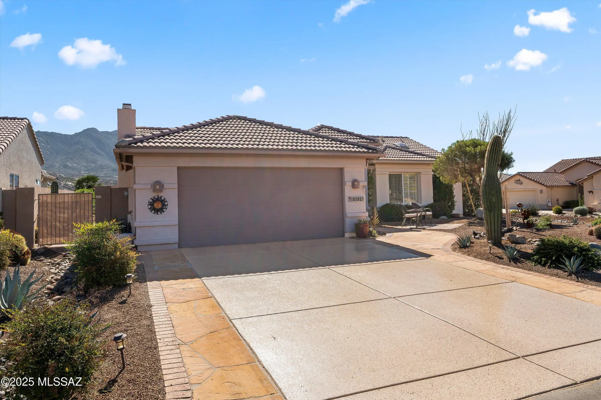 Property Slideshow image 13 of 47 | 65621 e desert trail dr, Tucson, AZ, 85739