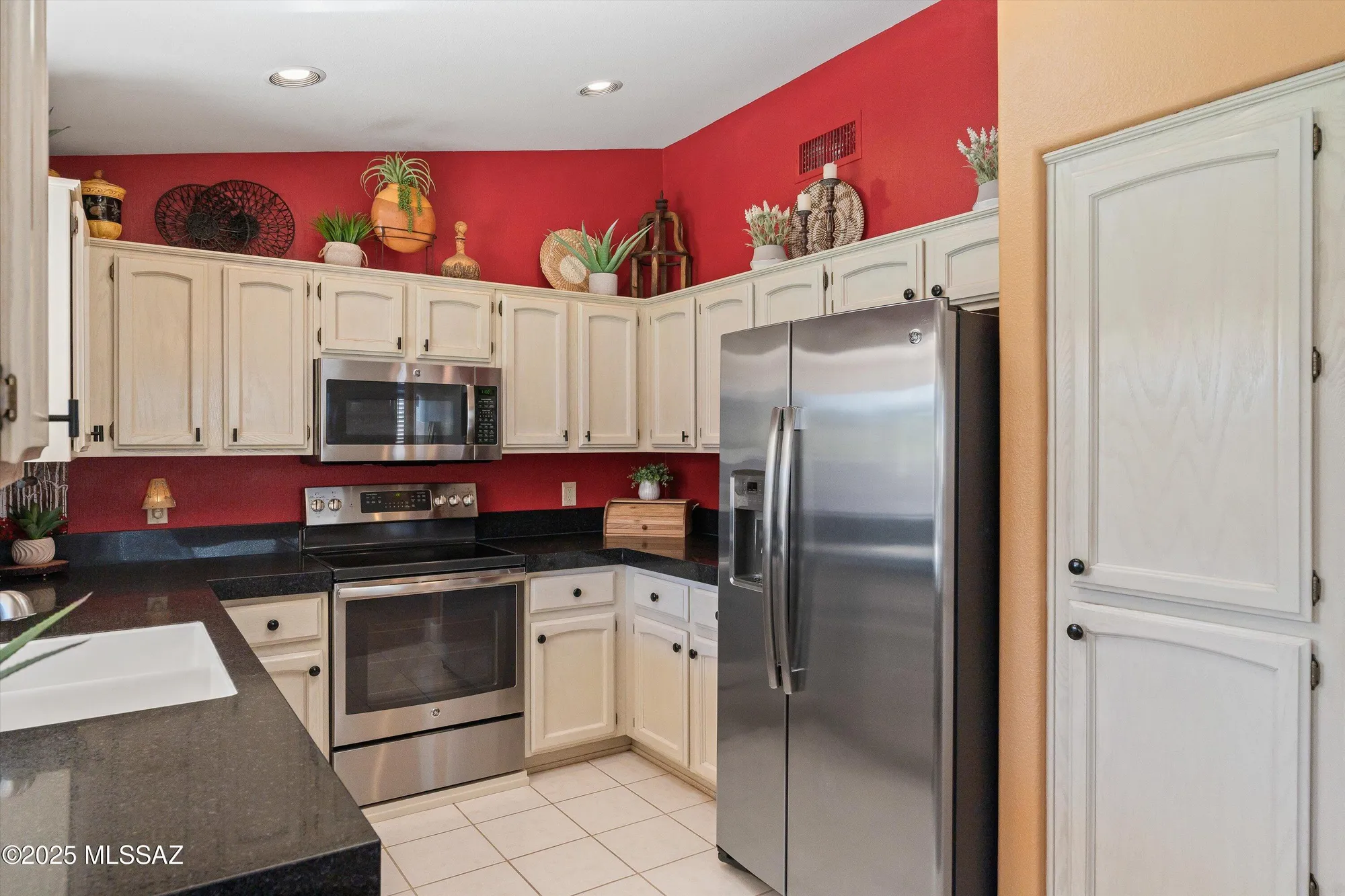 Property Slideshow image 24 of 47 | 65621 e desert trail dr, Tucson, AZ, 85739