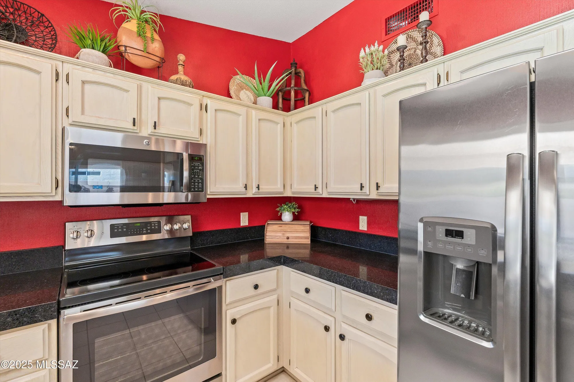 Property Slideshow image 25 of 47 | 65621 e desert trail dr, Tucson, AZ, 85739