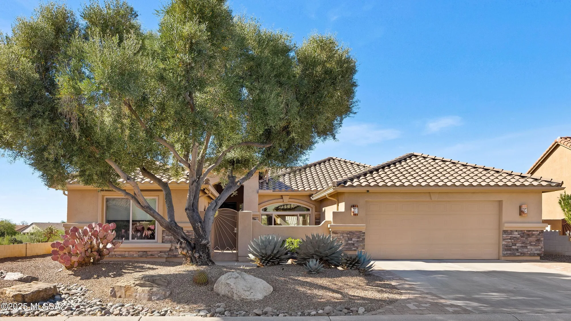 Property Slideshow image 1 of 50 | 39936 s sand crest dr, Saddlebrooke, AZ, 85739
