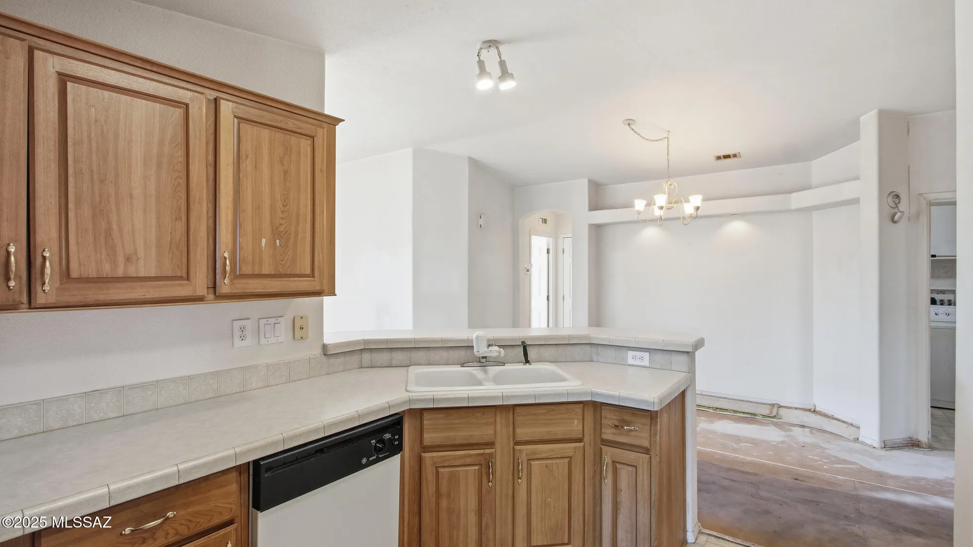 Property Slideshow image 16 of 27 | 1136 w calle querida, Sahuarita, AZ, 85629