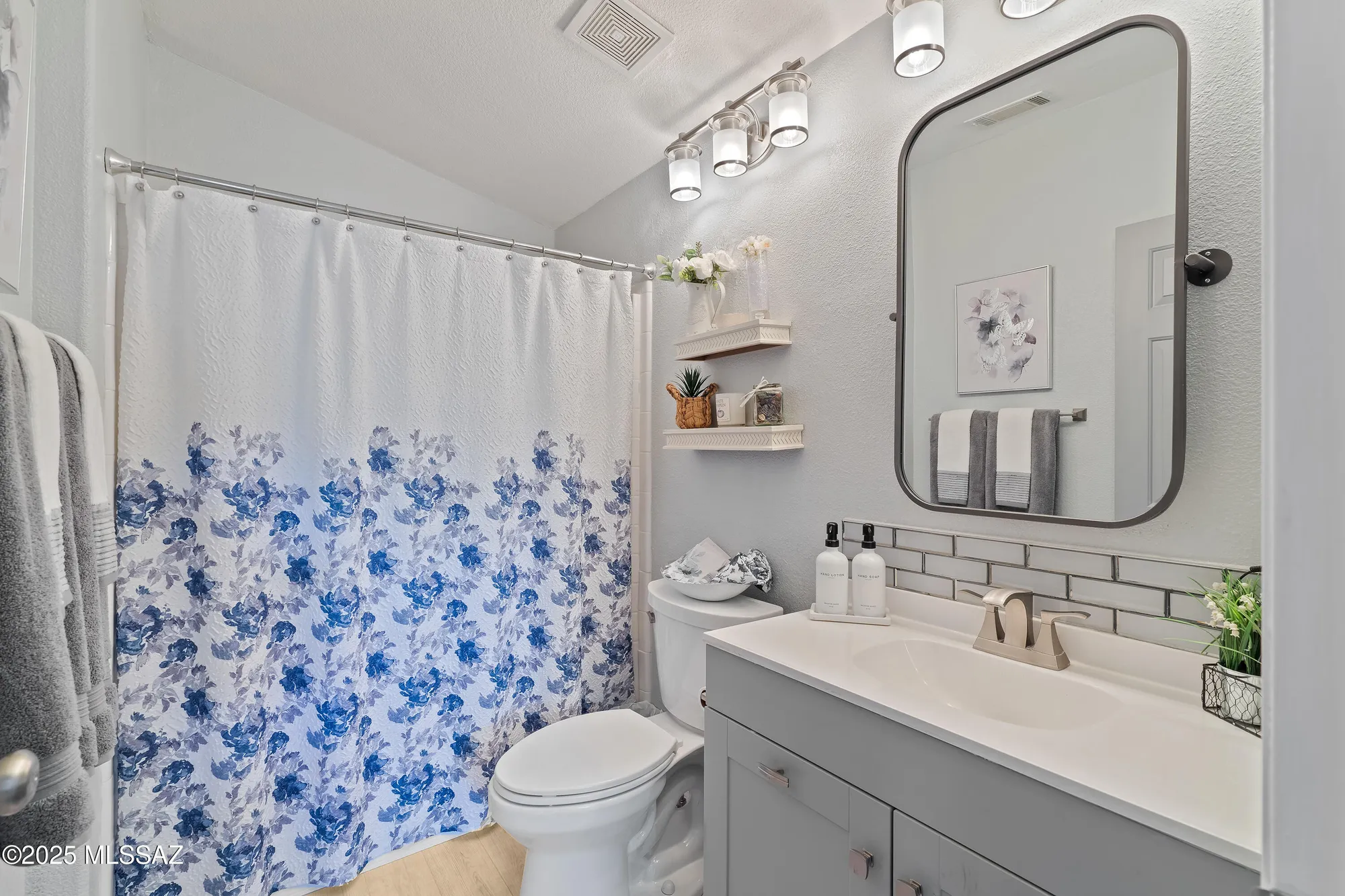 Property Slideshow image 18 of 31 | 15857 s via puente del valle, Sahuarita, AZ, 85629