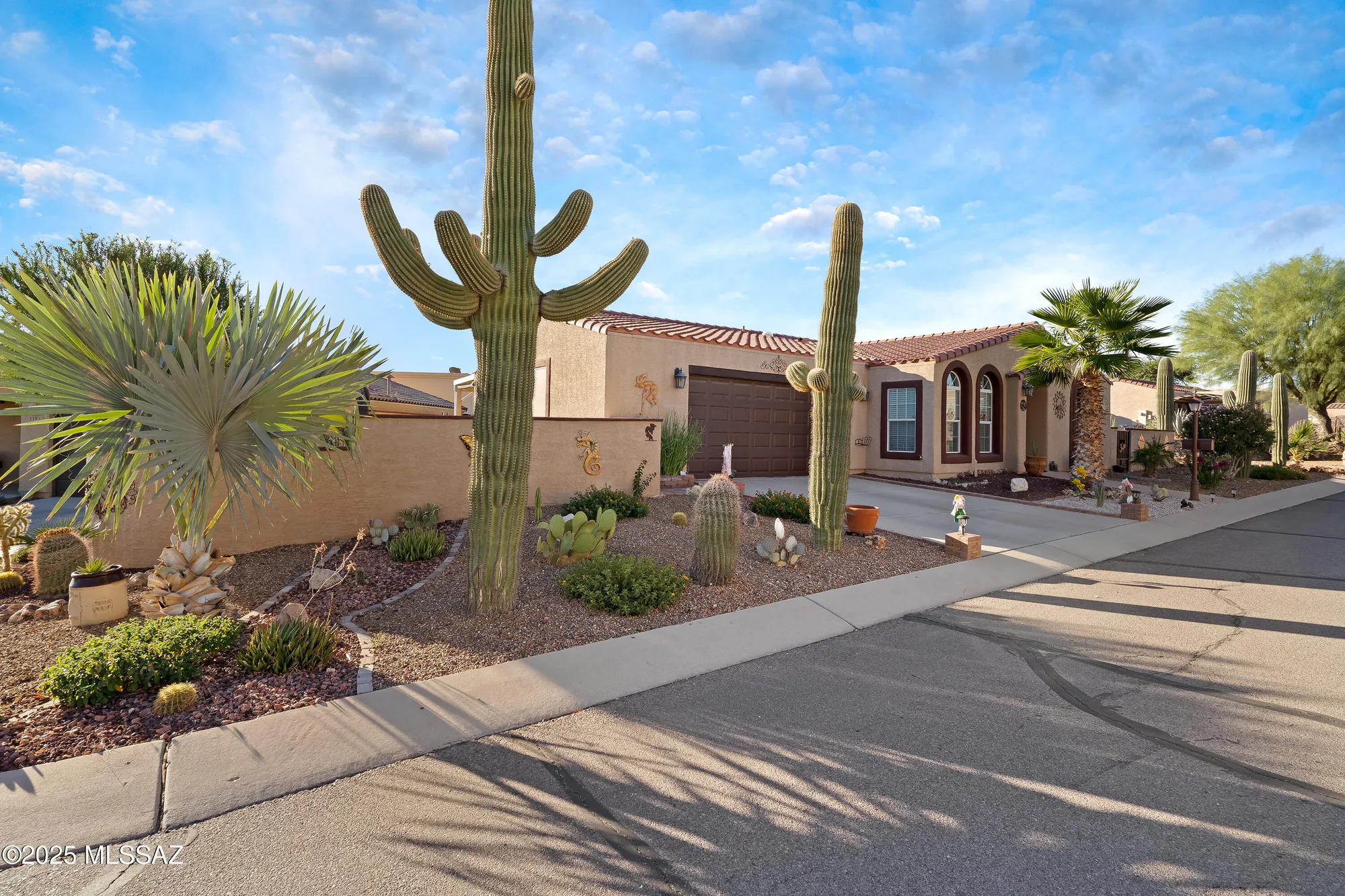 Property Slideshow image 4 of 31 | 15857 s via puente del valle, Sahuarita, AZ, 85629