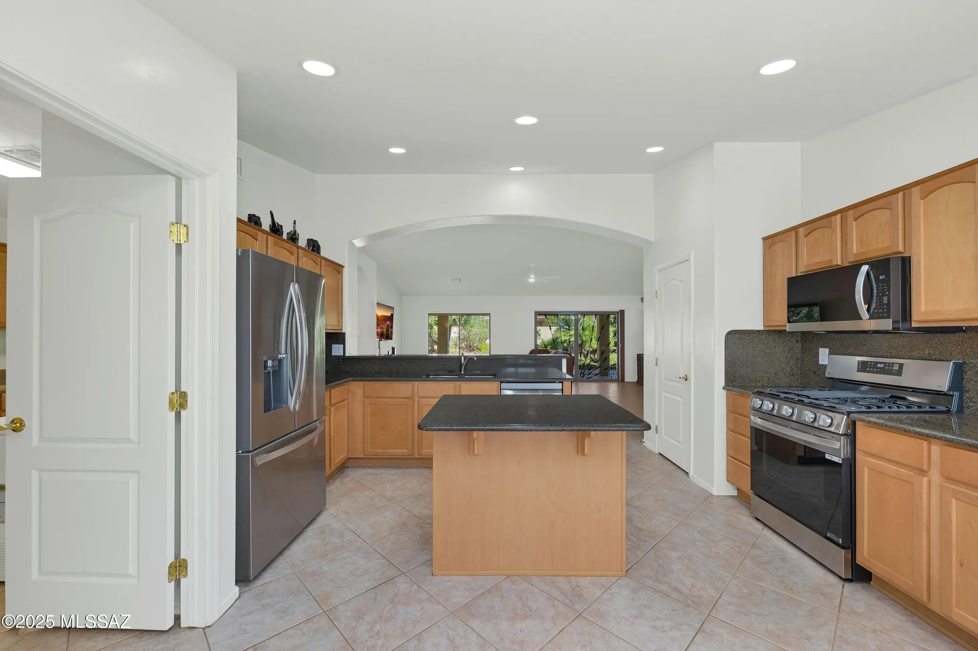 Property Slideshow image 19 of 49 | 61778 e redwood dr, Tucson, AZ, 85739