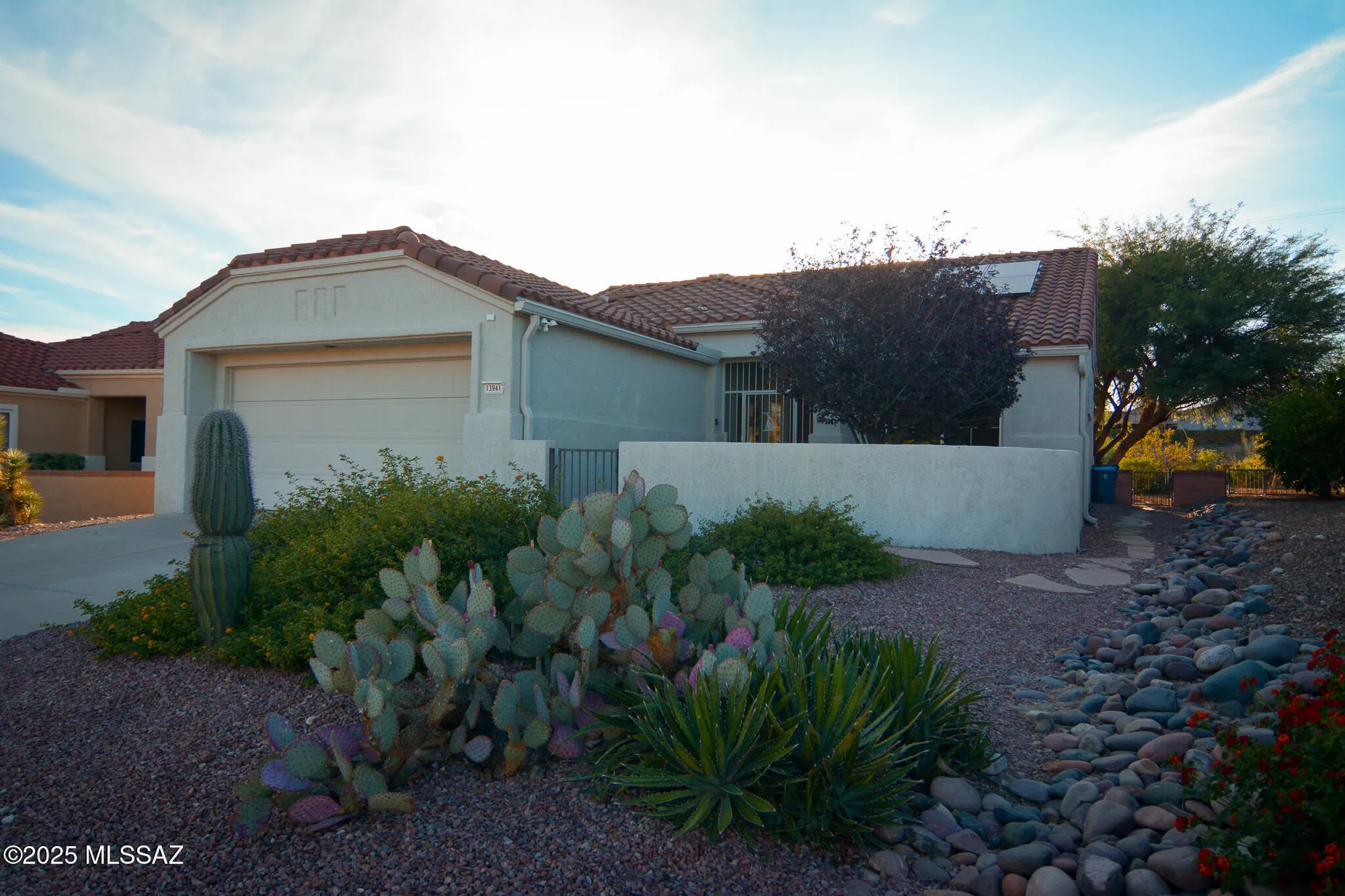 Property Slideshow image 2 of 30 | 13941 n willow bend dr, Oro Valley, AZ, 85755