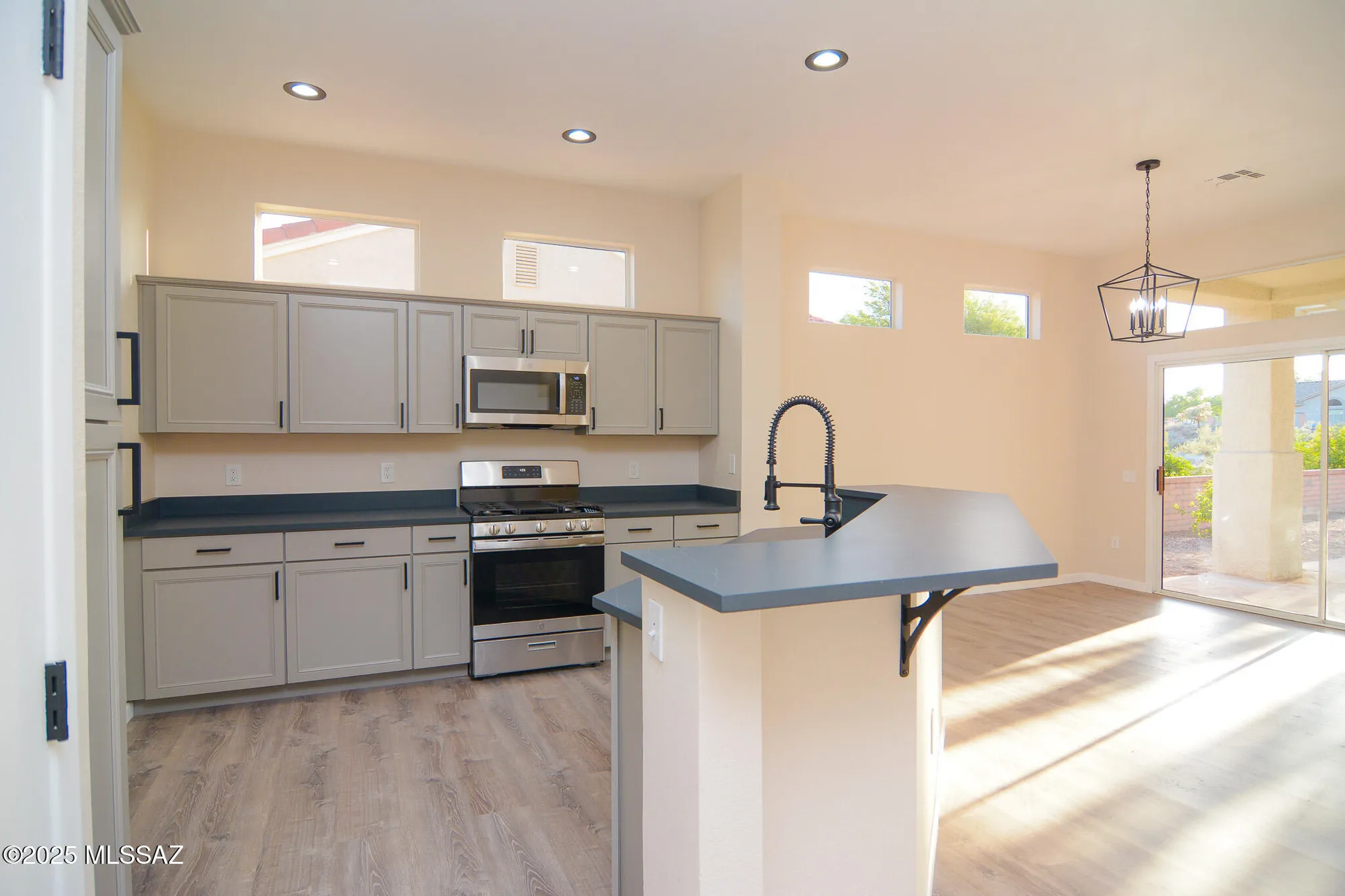 Property Slideshow image 12 of 30 | 13941 n willow bend dr, Oro Valley, AZ, 85755