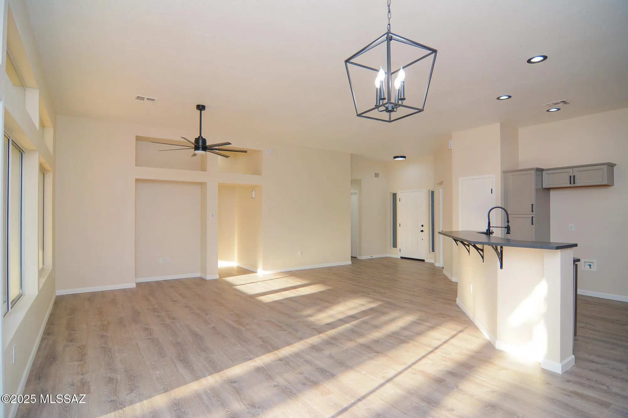 Property Slideshow image 9 of 30 | 13941 n willow bend dr, Oro Valley, AZ, 85755