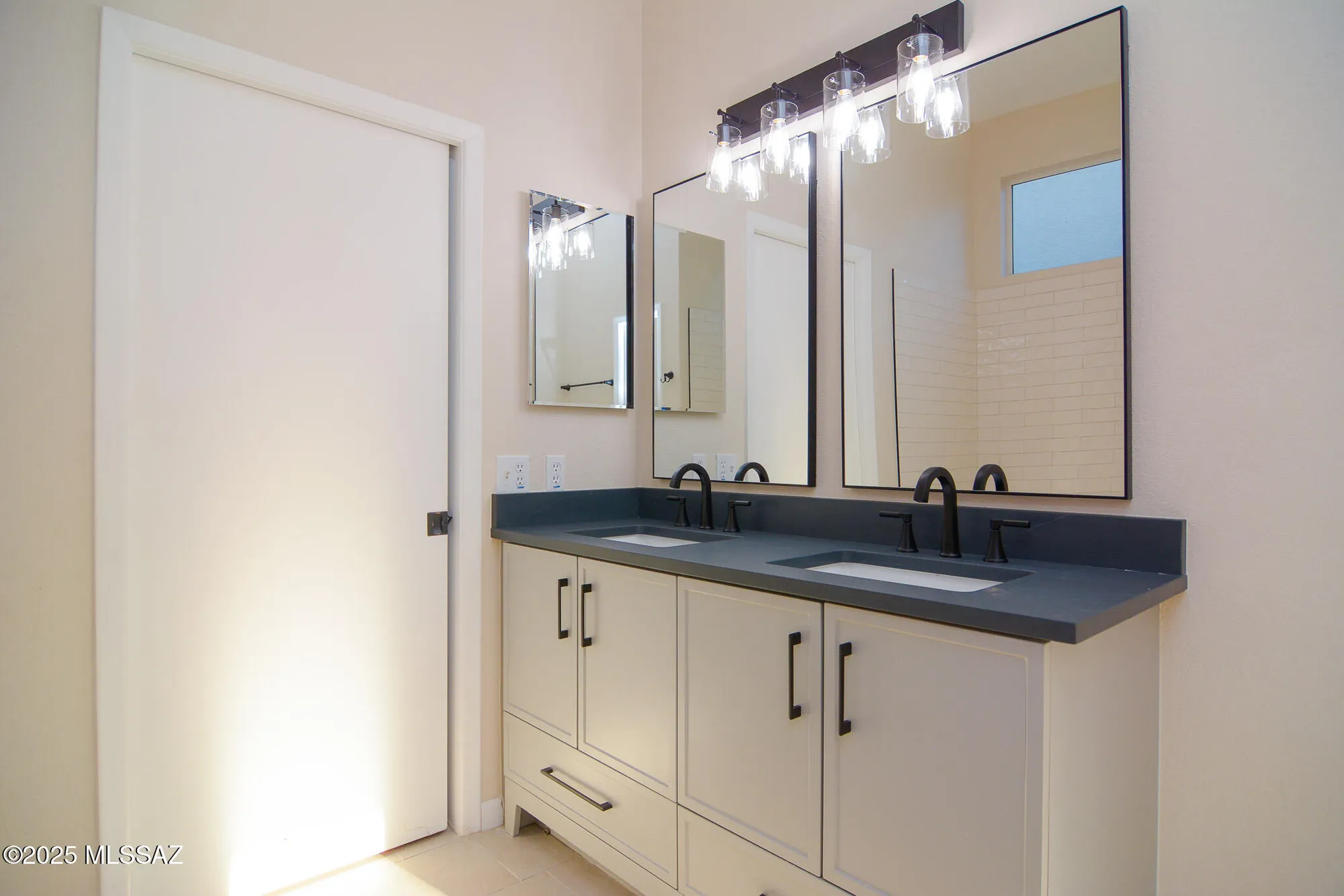 Property Slideshow image 23 of 30 | 13941 n willow bend dr, Oro Valley, AZ, 85755