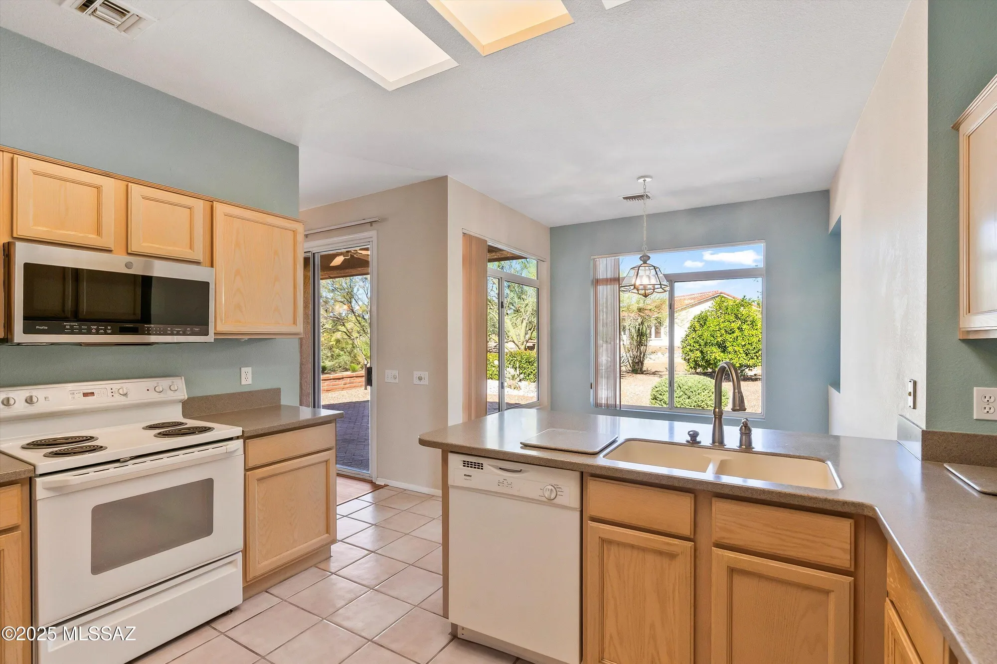 Property Slideshow image 11 of 41 | 2315 e chrysanthemum st, Oro Valley, AZ, 85755