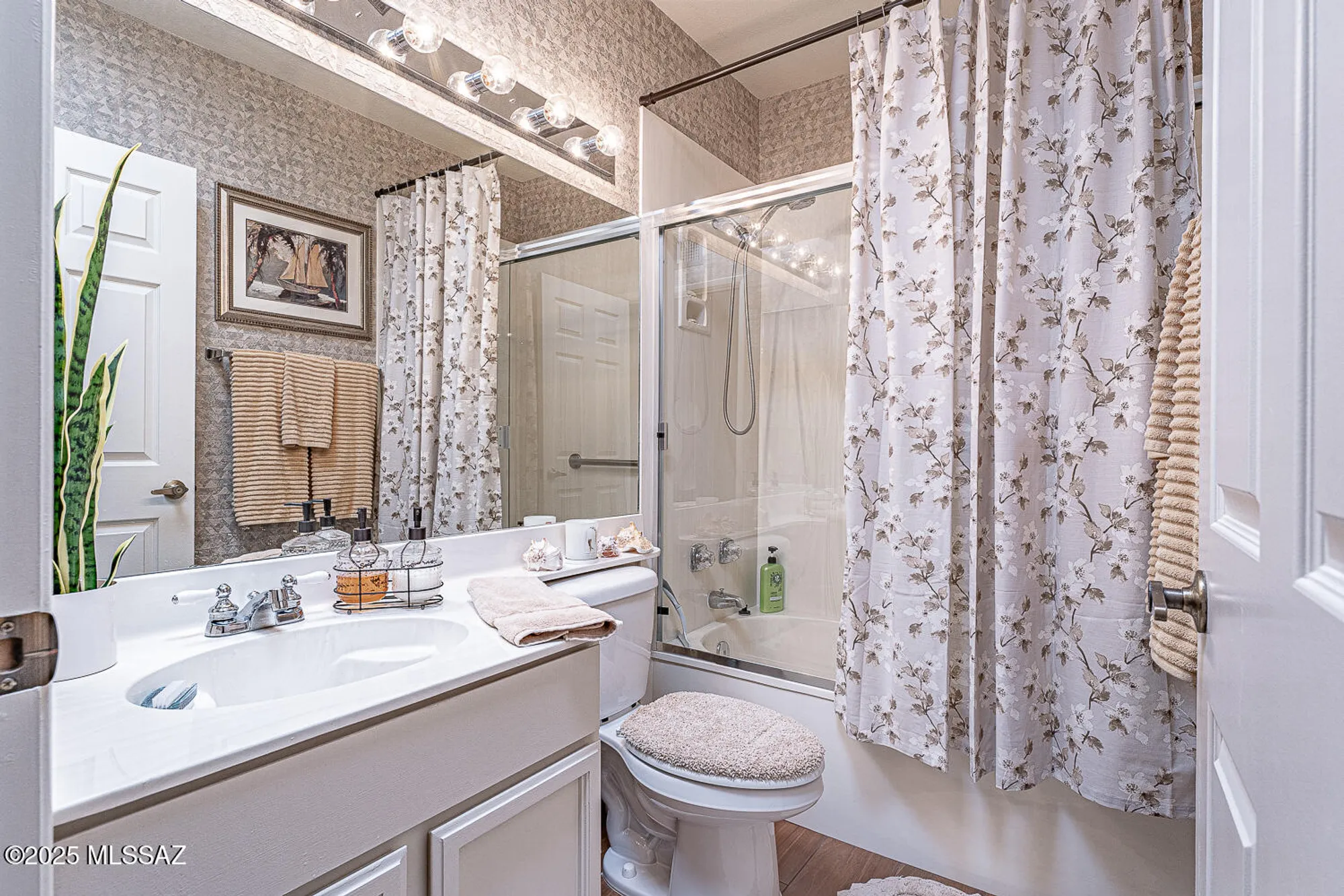 Property Slideshow image 32 of 38 | 1381 w calle mendoza, Green Valley, AZ, 85622