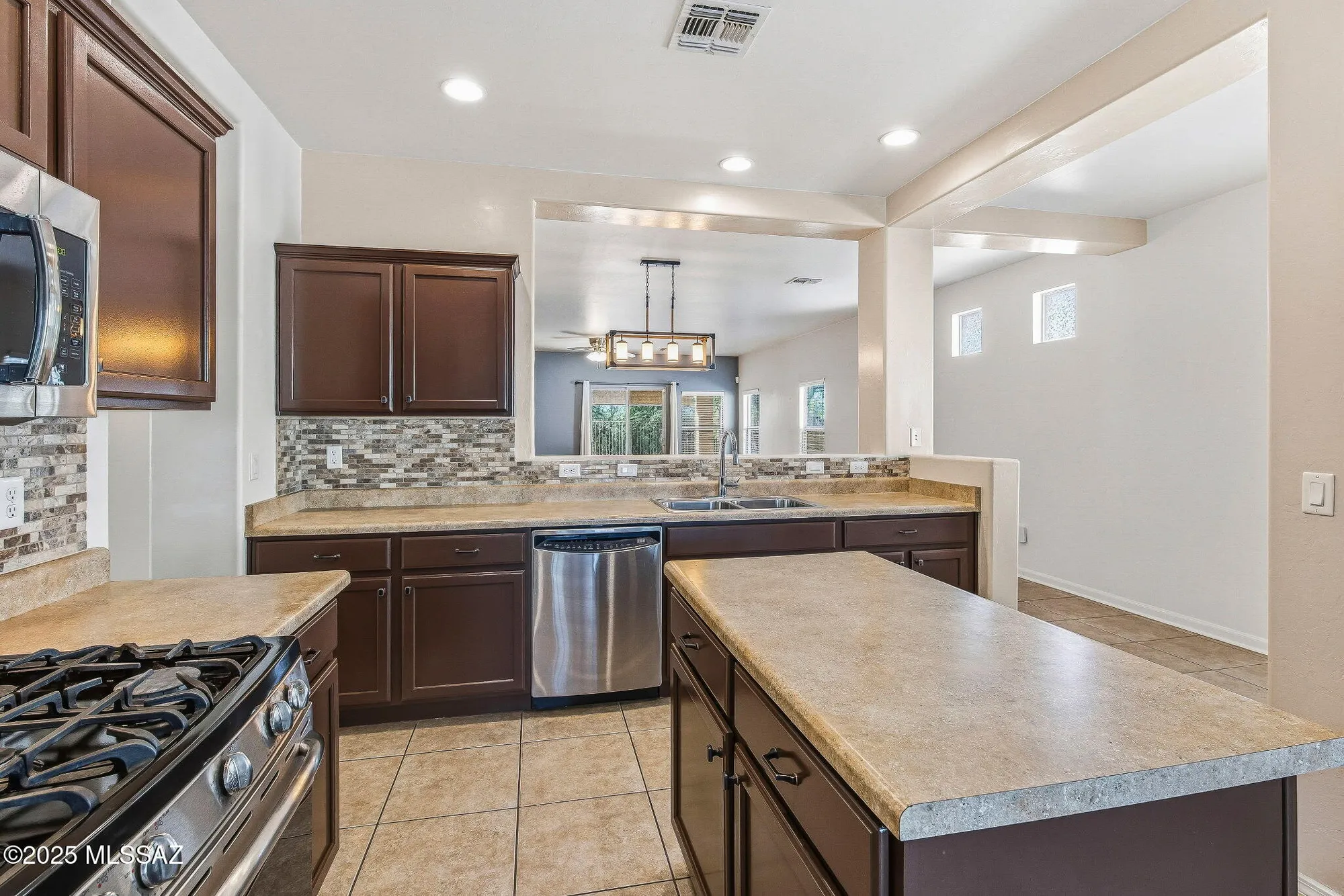 Property Slideshow image 5 of 35 | 539 w calle sombra linda, Sahuarita, AZ, 85629