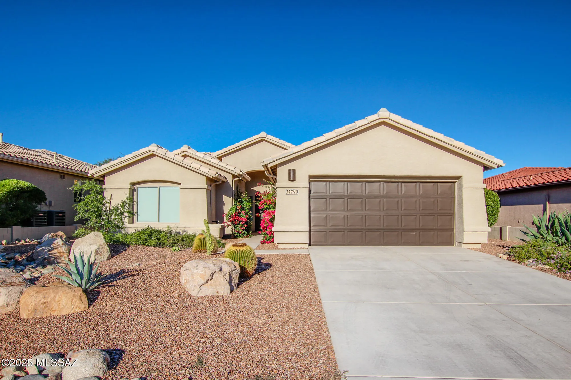Property Slideshow image 32 of 43 | 37790 s desert bluff dr, Tucson, AZ, 85739