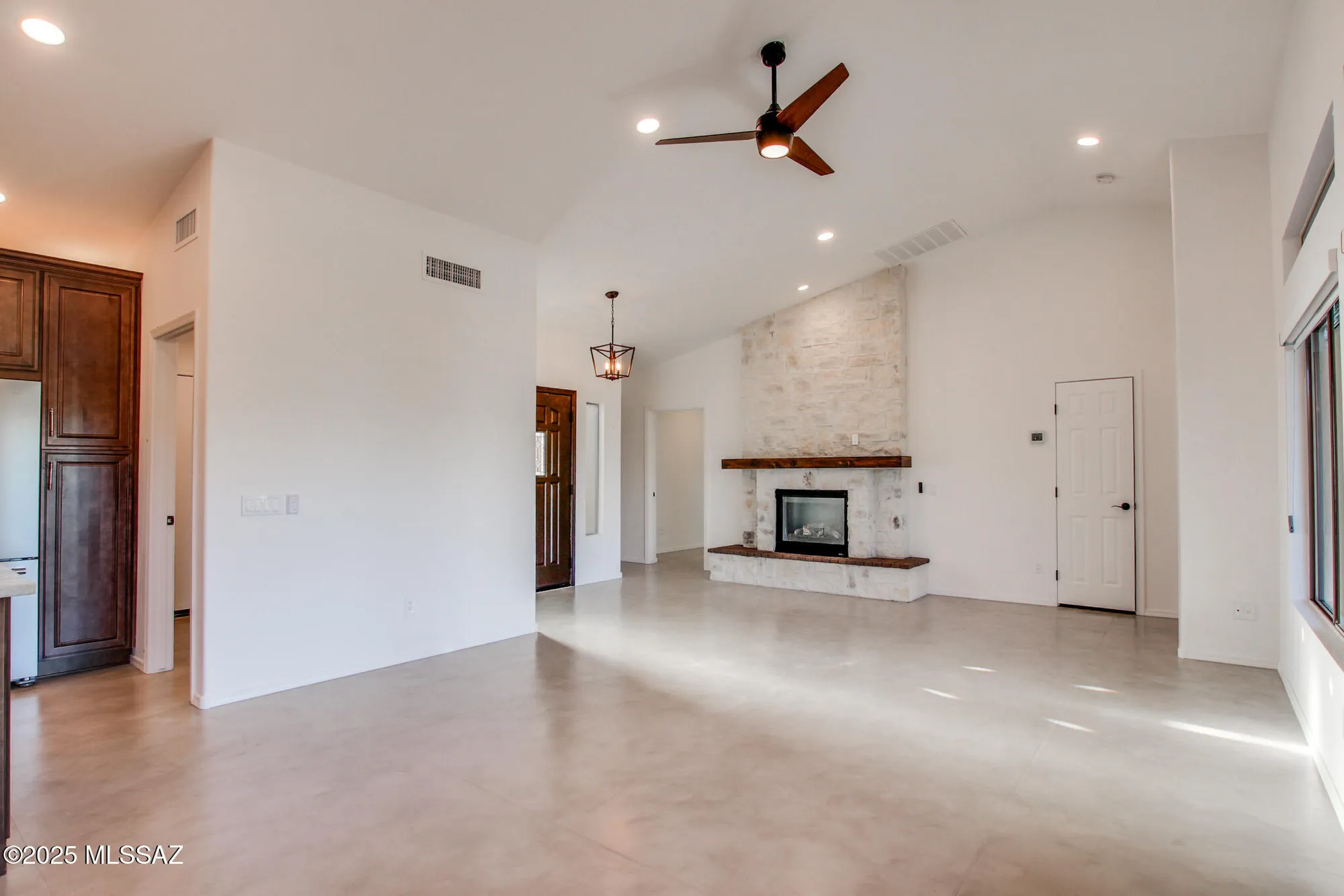 Property Slideshow image 10 of 43 | 37790 s desert bluff dr, Tucson, AZ, 85739