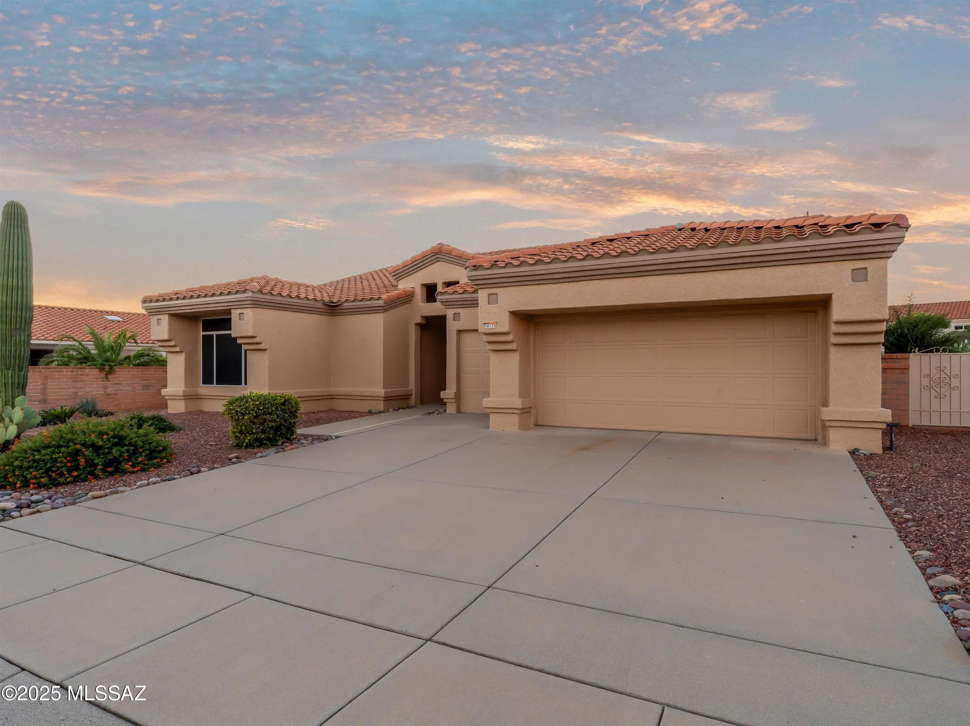 Property Slideshow image 4 of 45 | 14175 n alyssum way, Oro Valley, AZ, 85755
