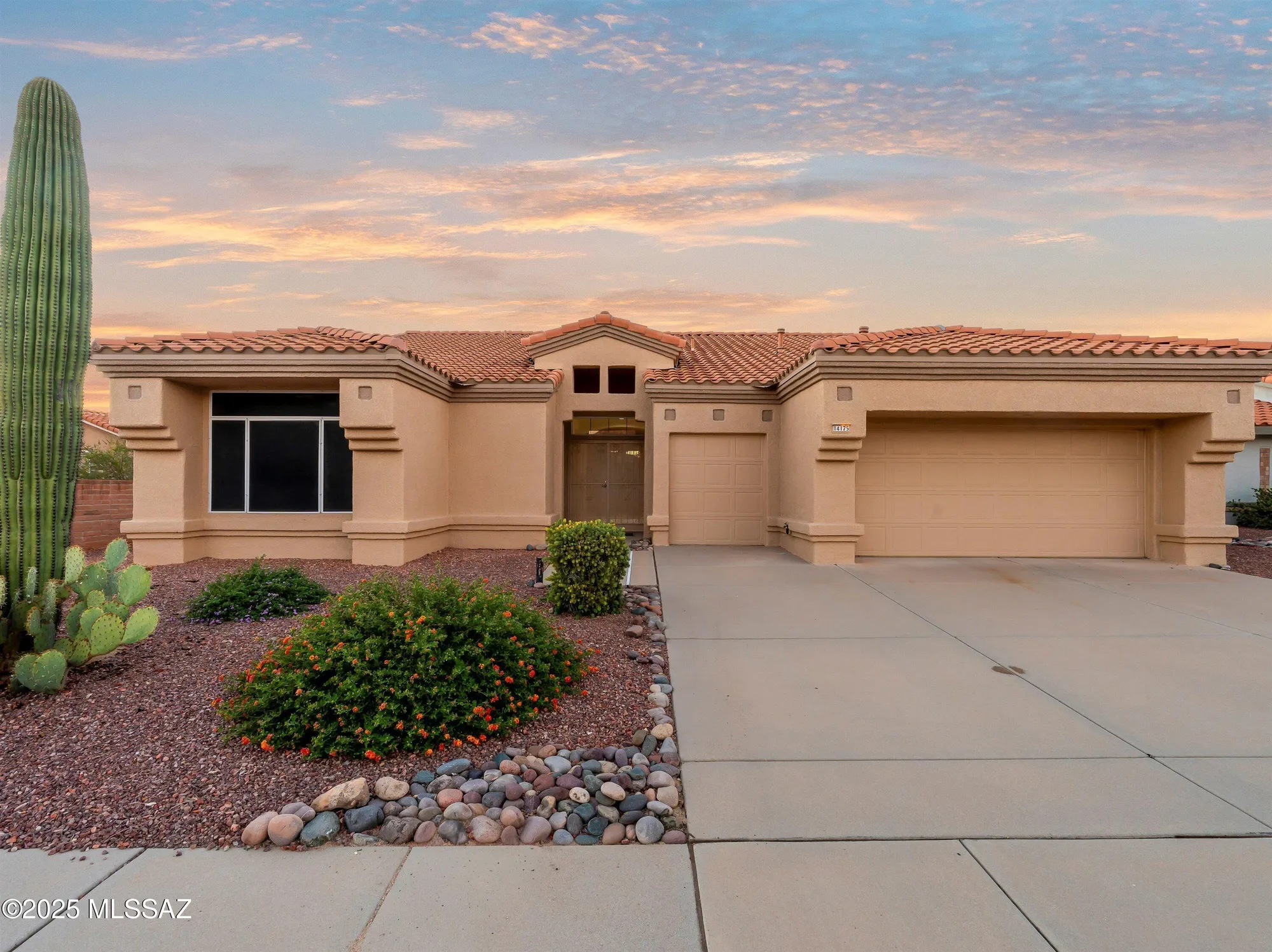 Property Slideshow image 2 of 45 | 14175 n alyssum way, Oro Valley, AZ, 85755