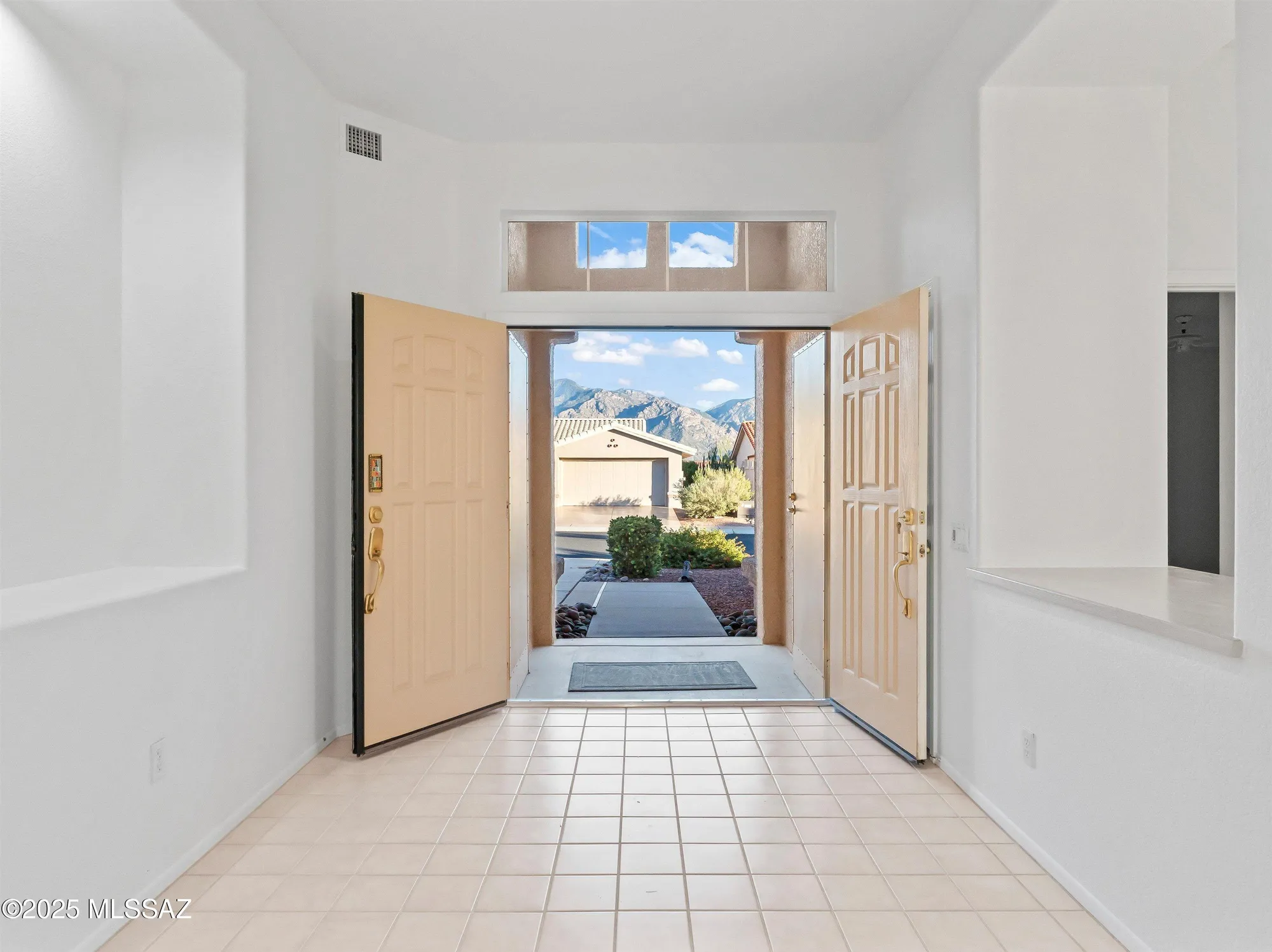 Property Slideshow image 7 of 45 | 14175 n alyssum way, Oro Valley, AZ, 85755