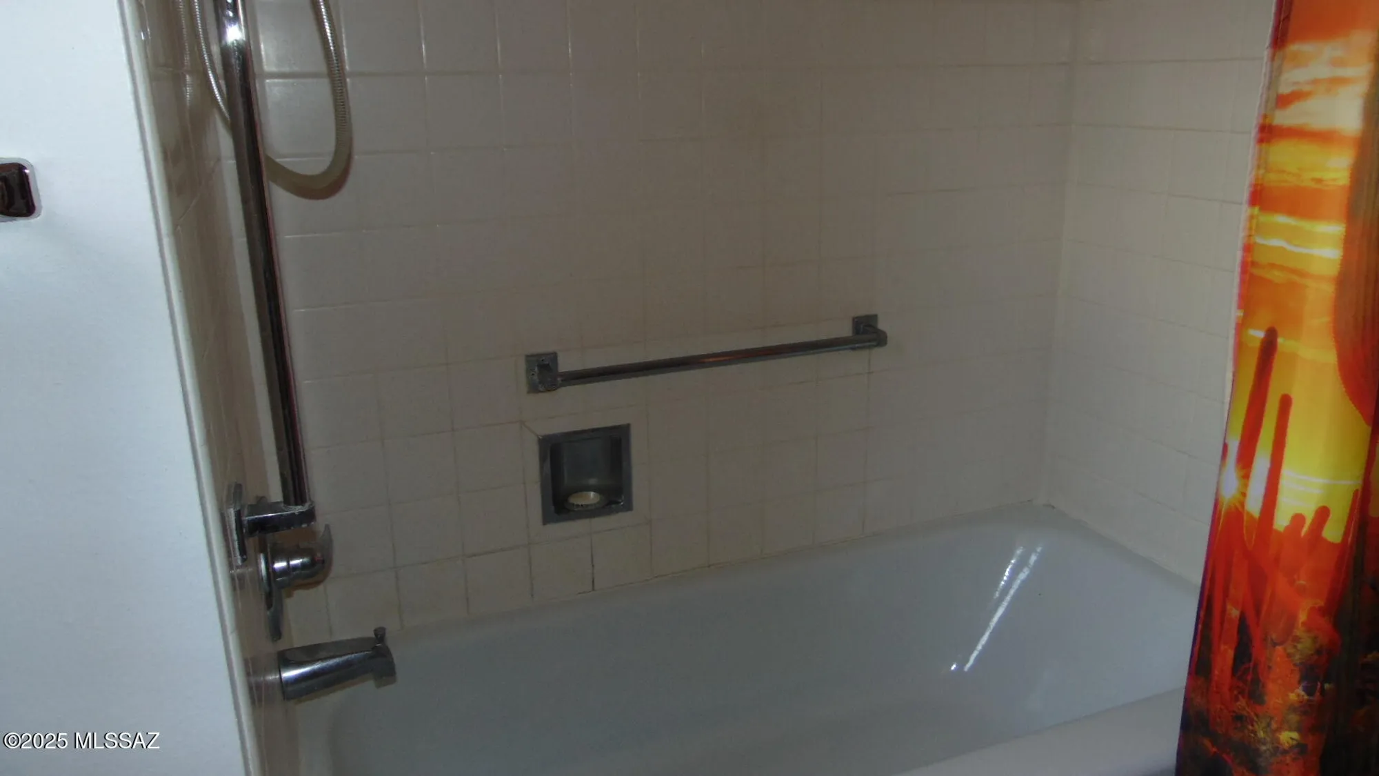 Property Slideshow image 11 of 20 | 211 w camino manzana b, Green Valley, AZ, 85614