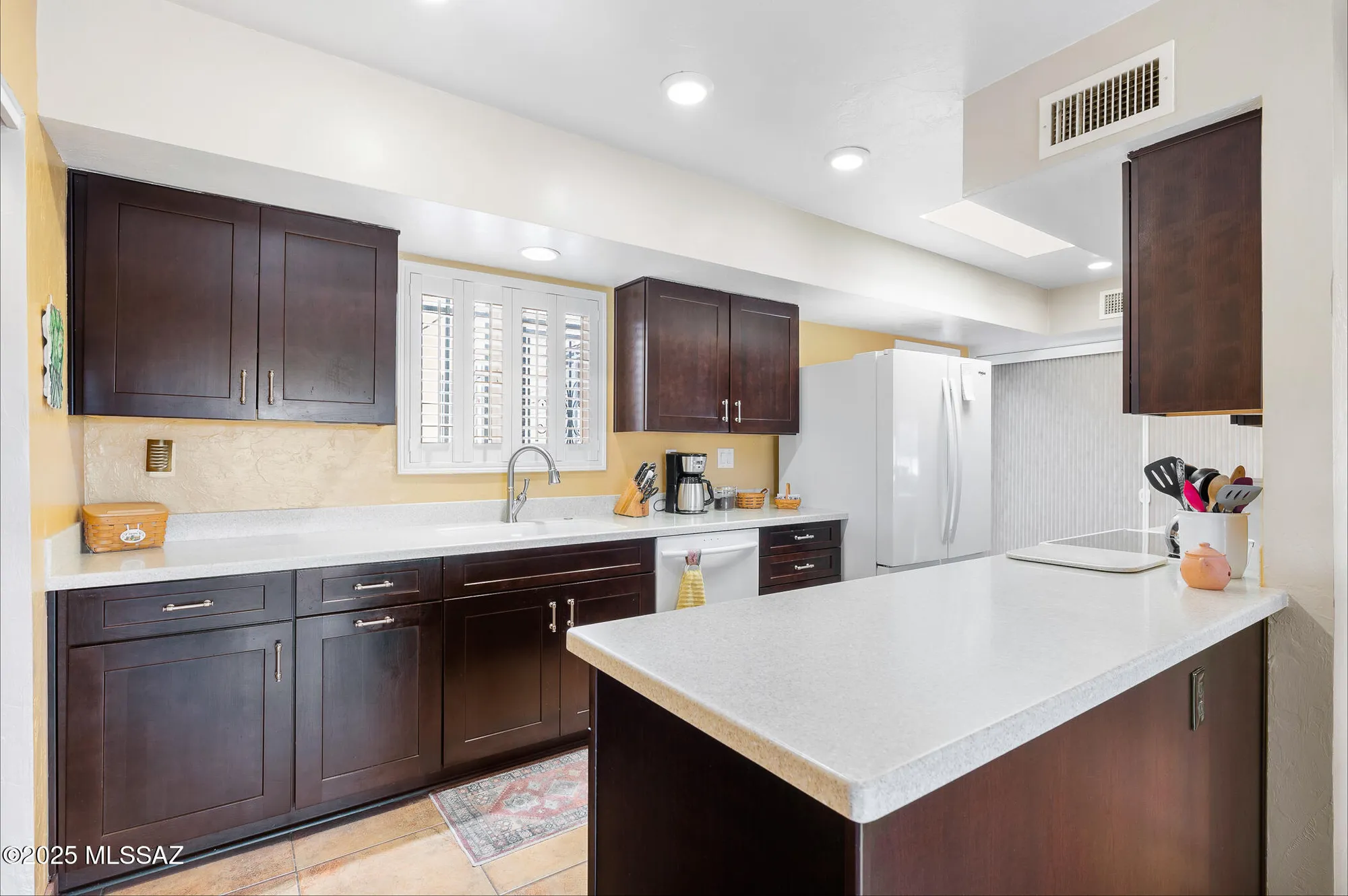 Property Slideshow image 10 of 33 | 942 n abrego dr, Green Valley, AZ, 85614