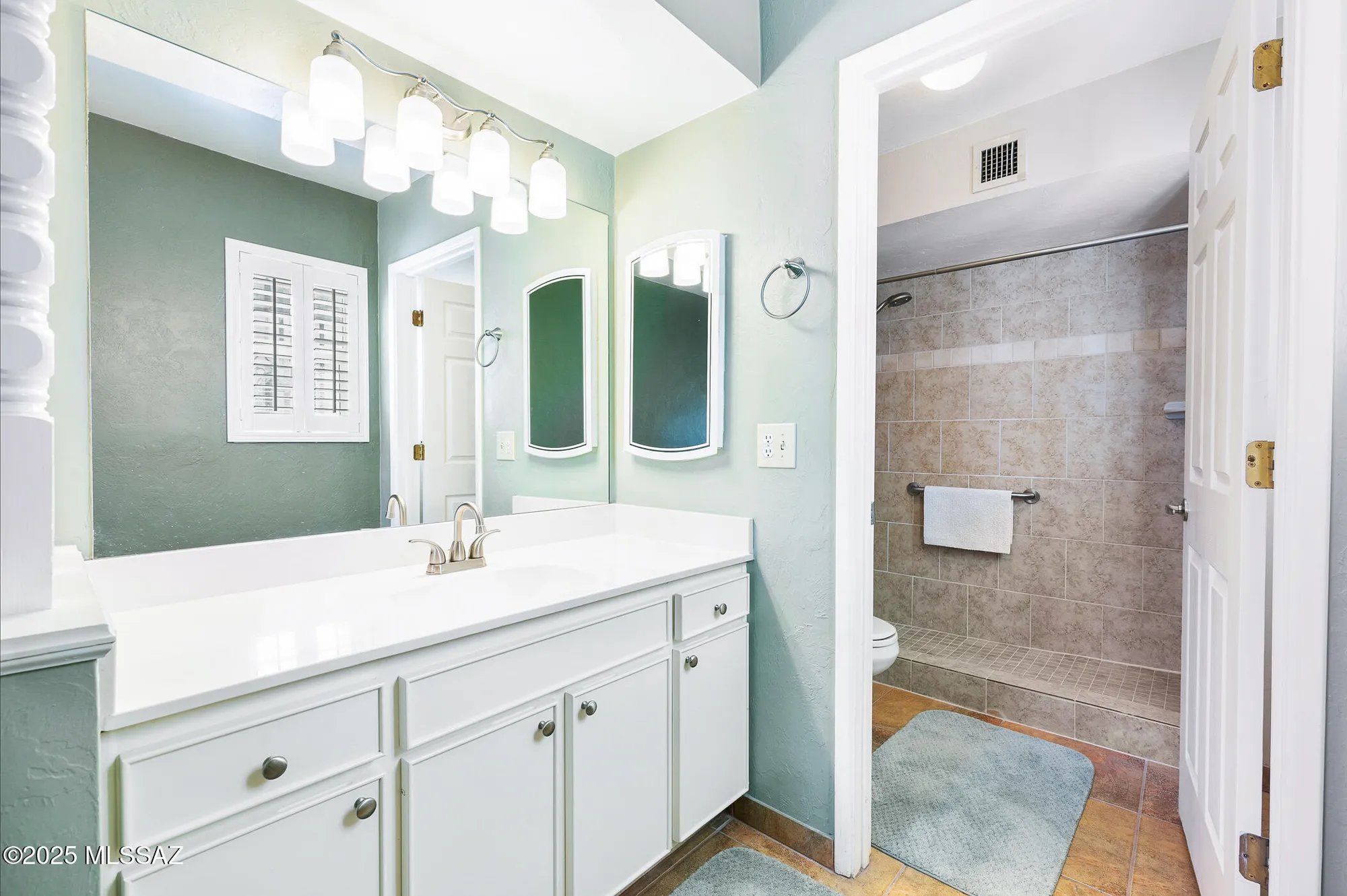 Property Slideshow image 17 of 33 | 942 n abrego dr, Green Valley, AZ, 85614