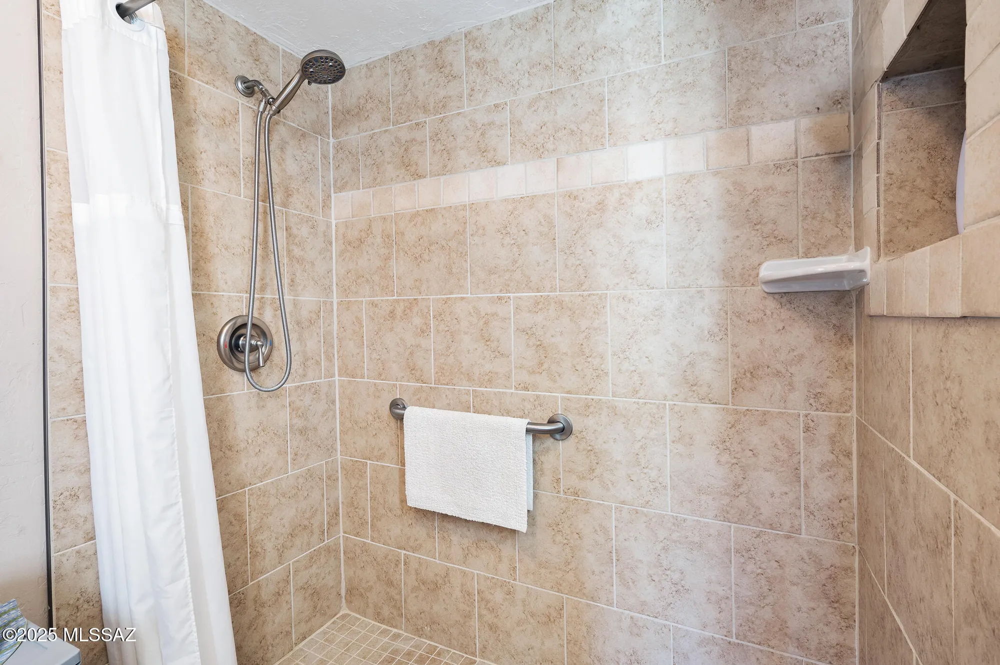 Property Slideshow image 18 of 33 | 942 n abrego dr, Green Valley, AZ, 85614