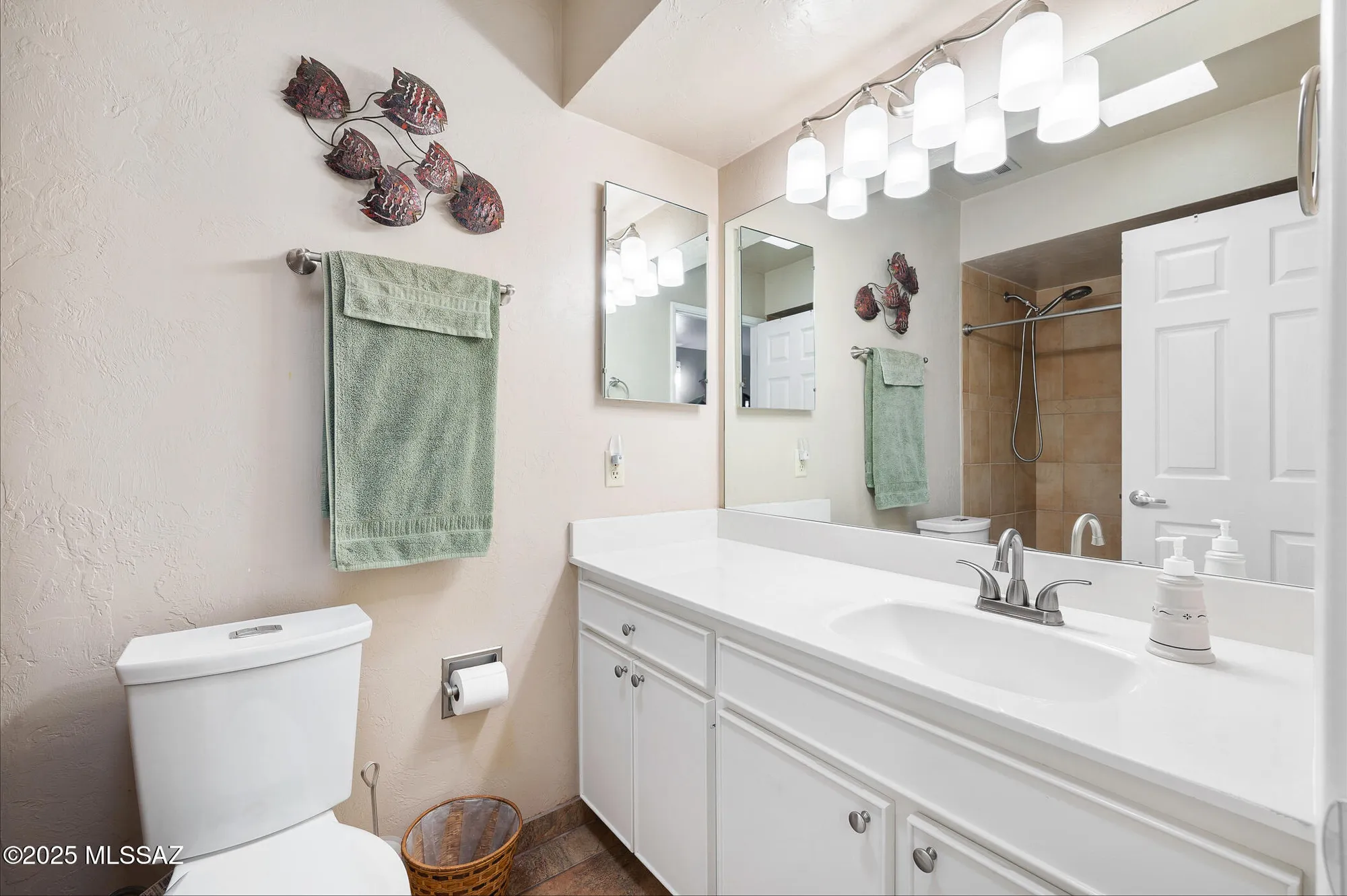 Property Slideshow image 20 of 33 | 942 n abrego dr, Green Valley, AZ, 85614