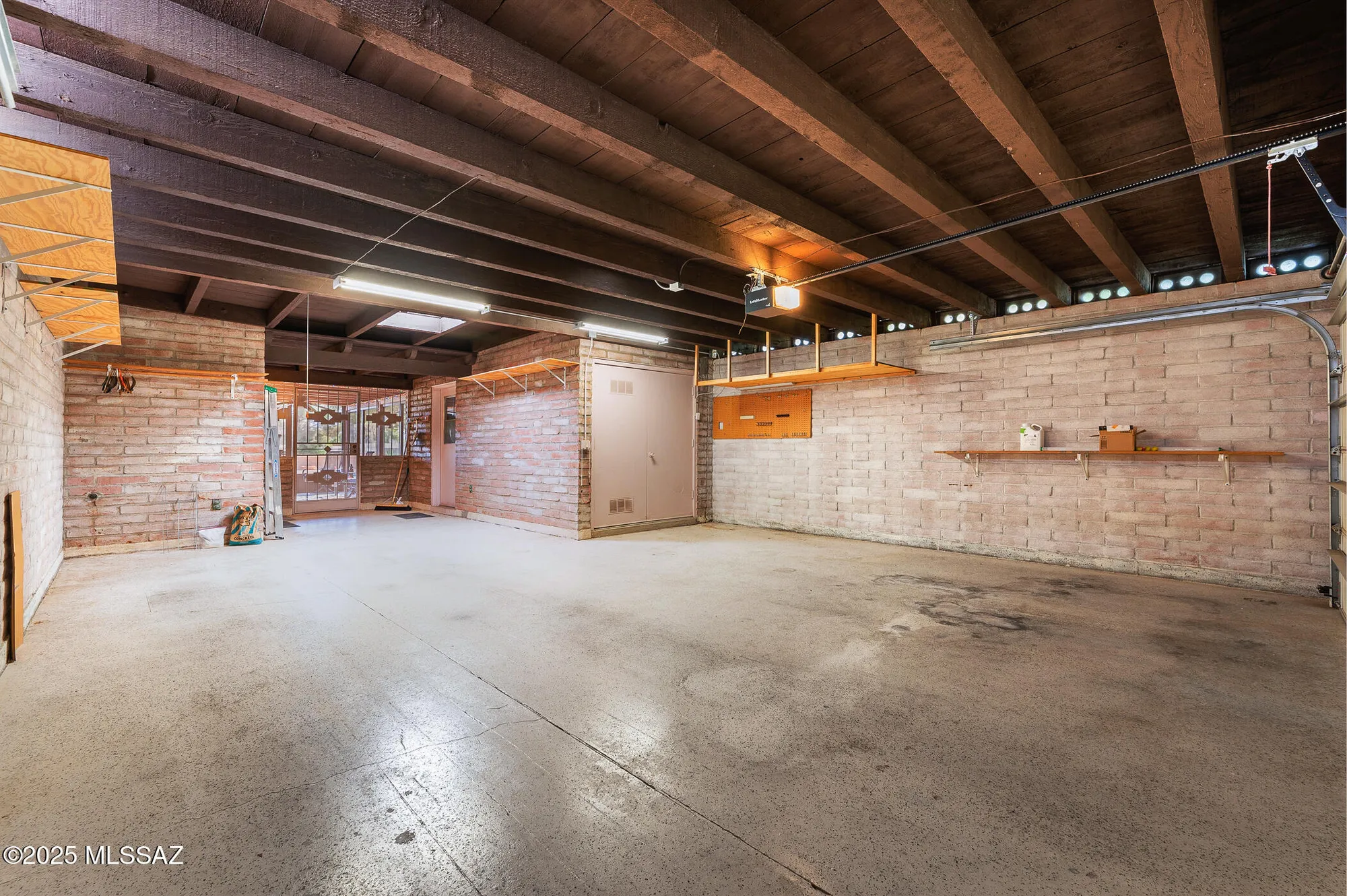 Property Slideshow image 27 of 33 | 942 n abrego dr, Green Valley, AZ, 85614