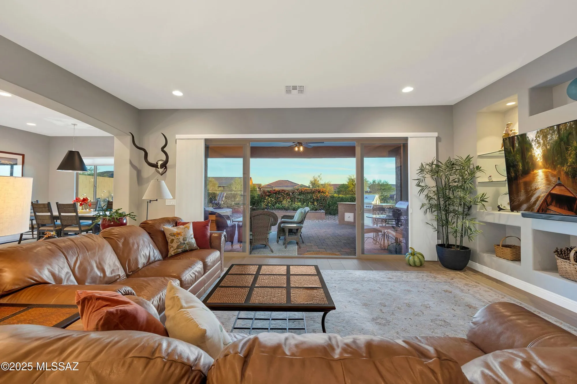 Property Slideshow image 8 of 43 | 7015 w cliff spring trl, Marana, AZ, 85658