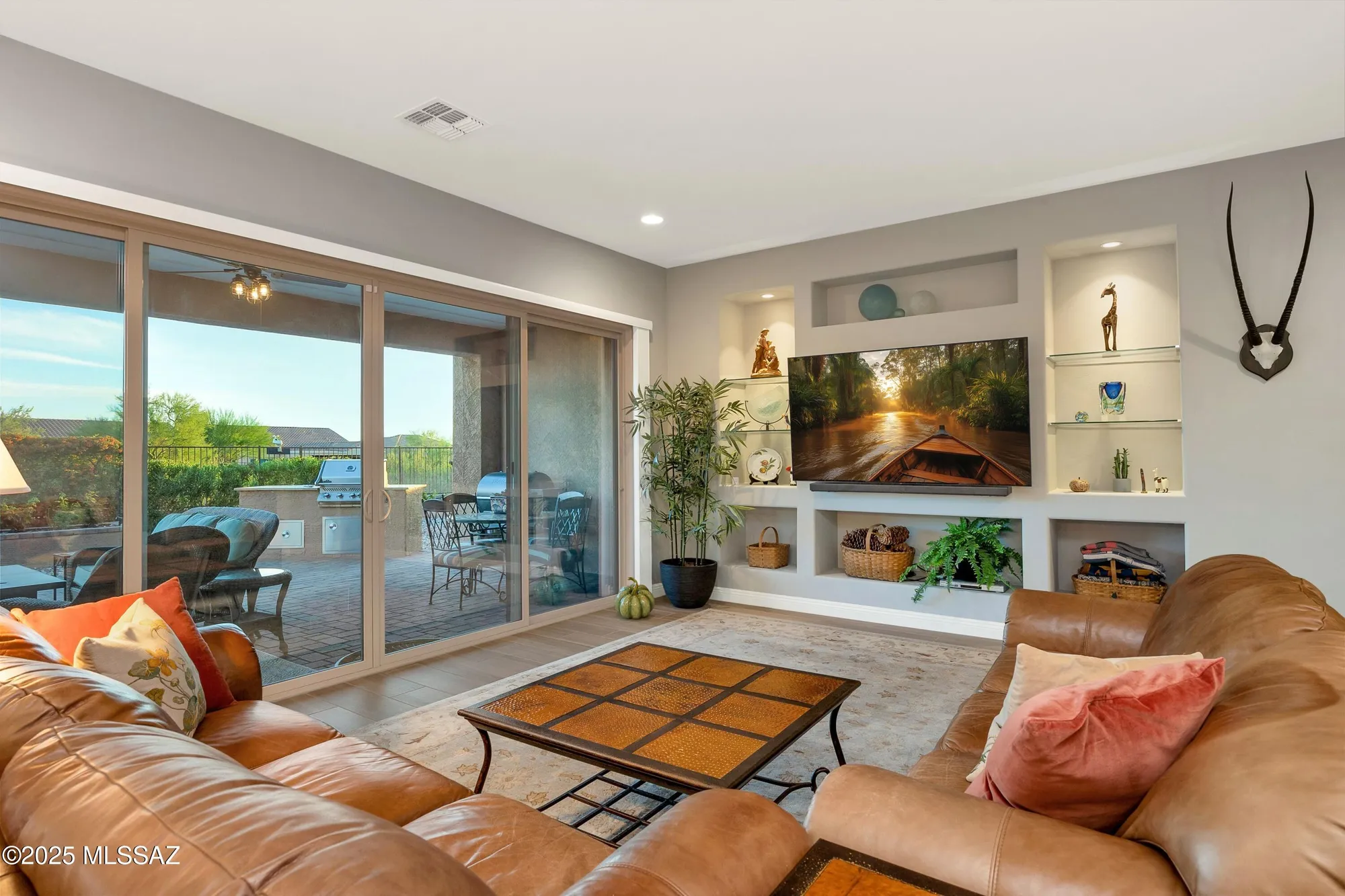 Property Slideshow image 9 of 43 | 7015 w cliff spring trl, Marana, AZ, 85658