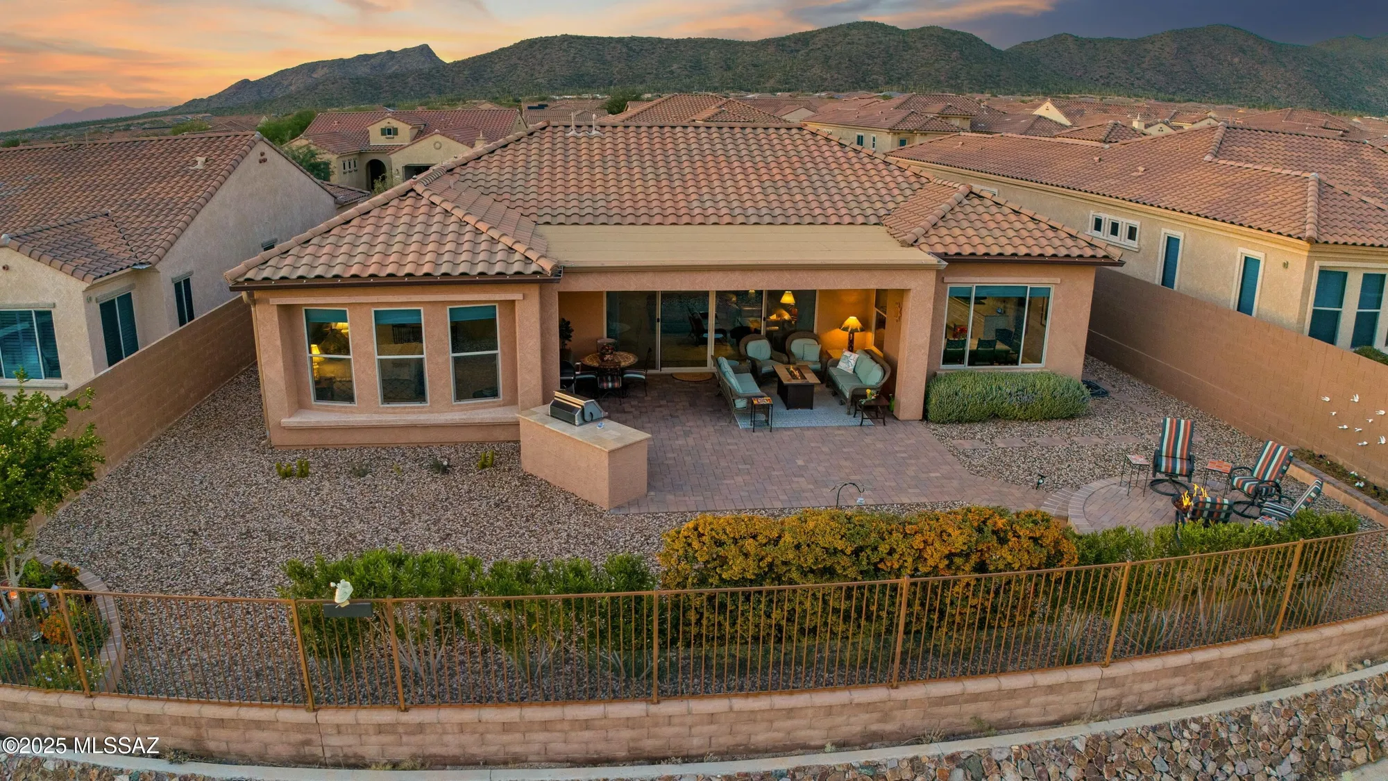 Property Slideshow image 4 of 43 | 7015 w cliff spring trl, Marana, AZ, 85658