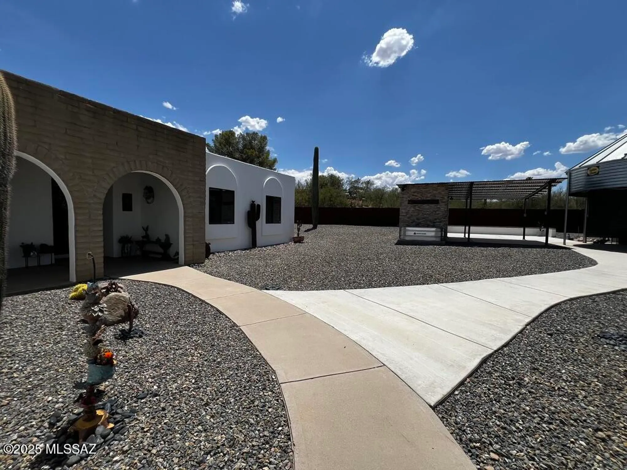 Property Slideshow image 6 of 31 | 741 w via de suenos, Green Valley, AZ, 85622