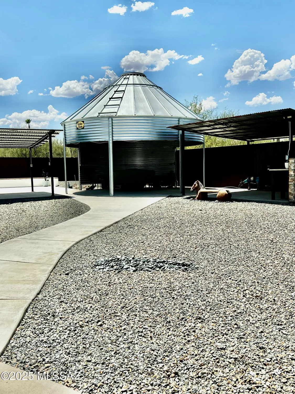 Property Slideshow image 23 of 31 | 741 w via de suenos, Green Valley, AZ, 85622